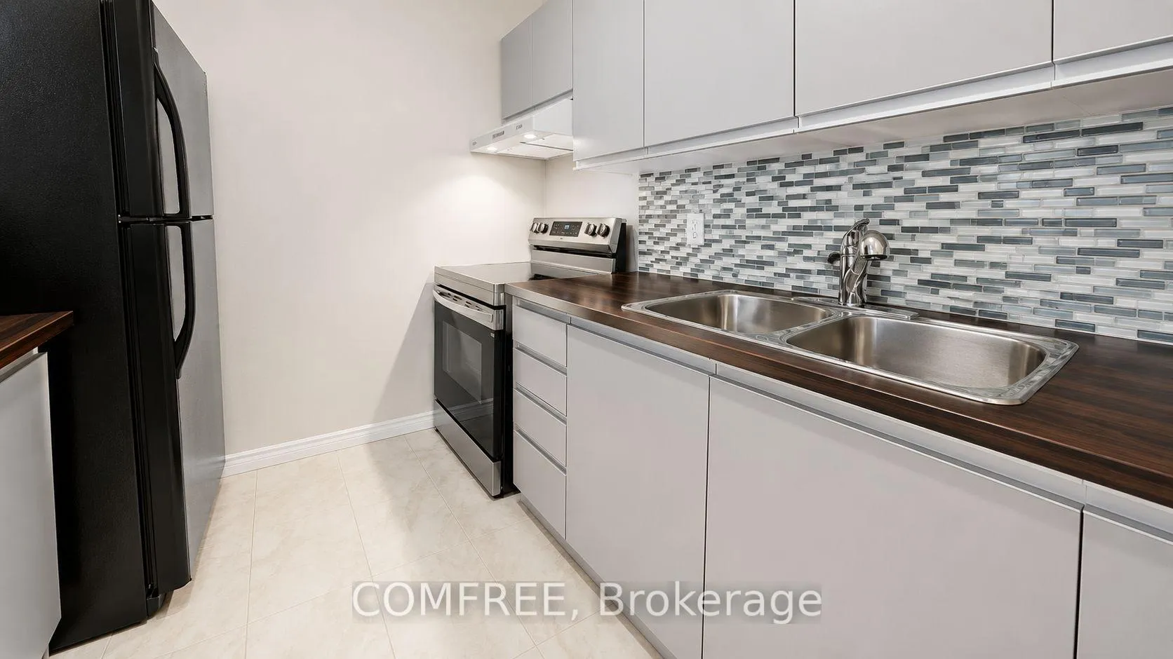 Photo 5 of Unit 214, 270 Brittany Drive, Ottawa, Viscount Alexander Park — HOMEH