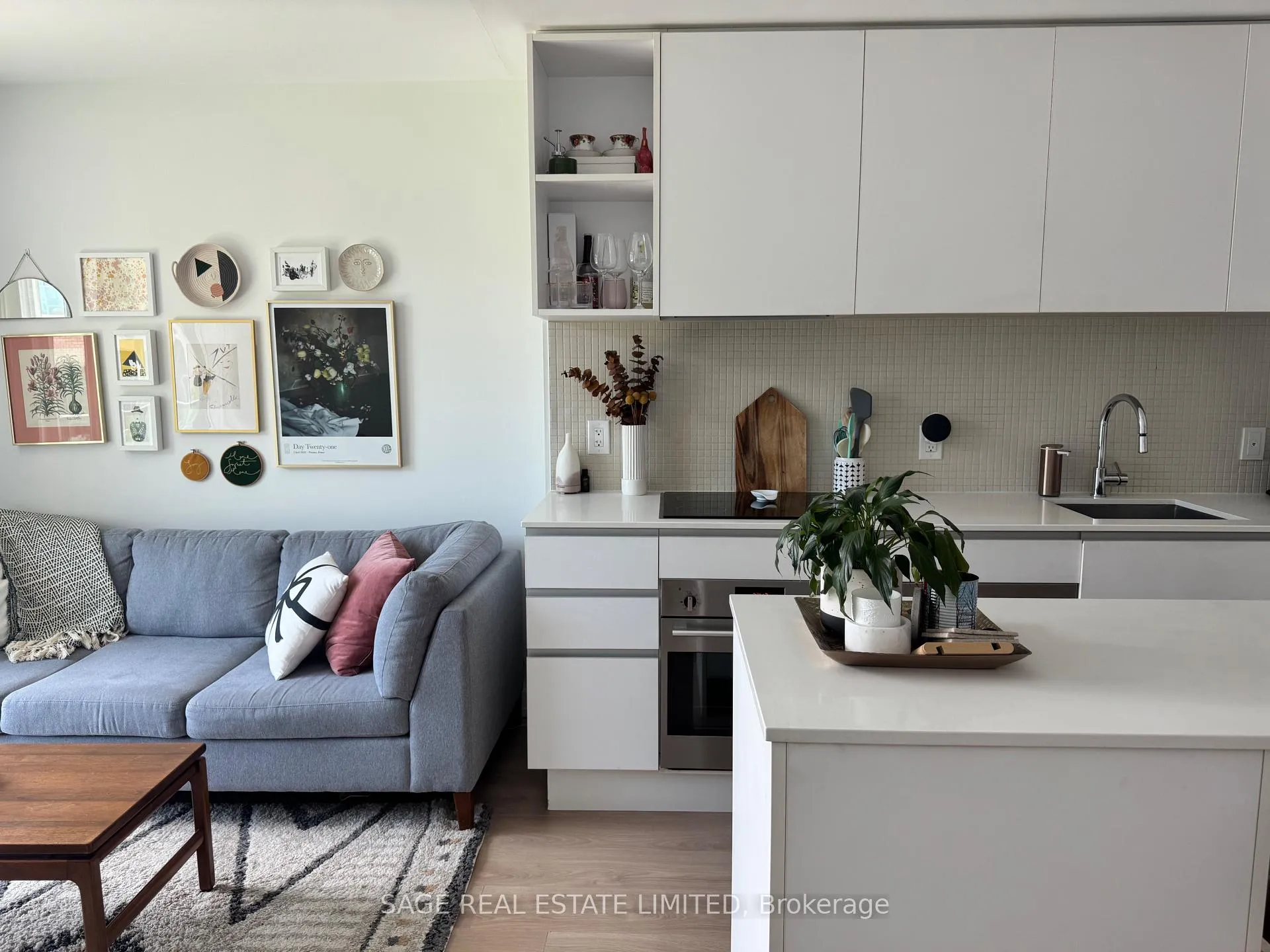 Photo 1 of Unit 405, 377 Madison Avenue, Toronto, Casa Loma — HOMEH
