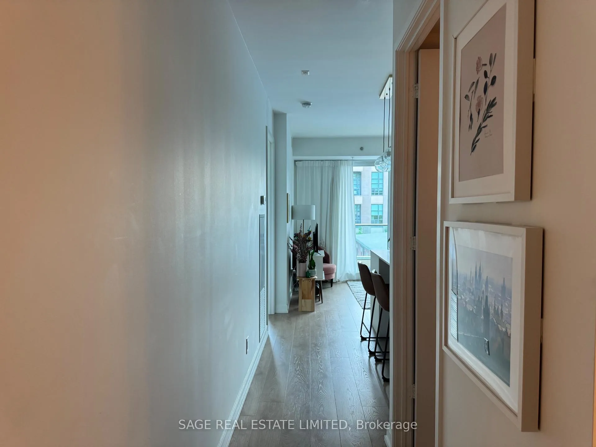 Photo 3 of Unit 405, 377 Madison Avenue, Toronto, Casa Loma — HOMEH