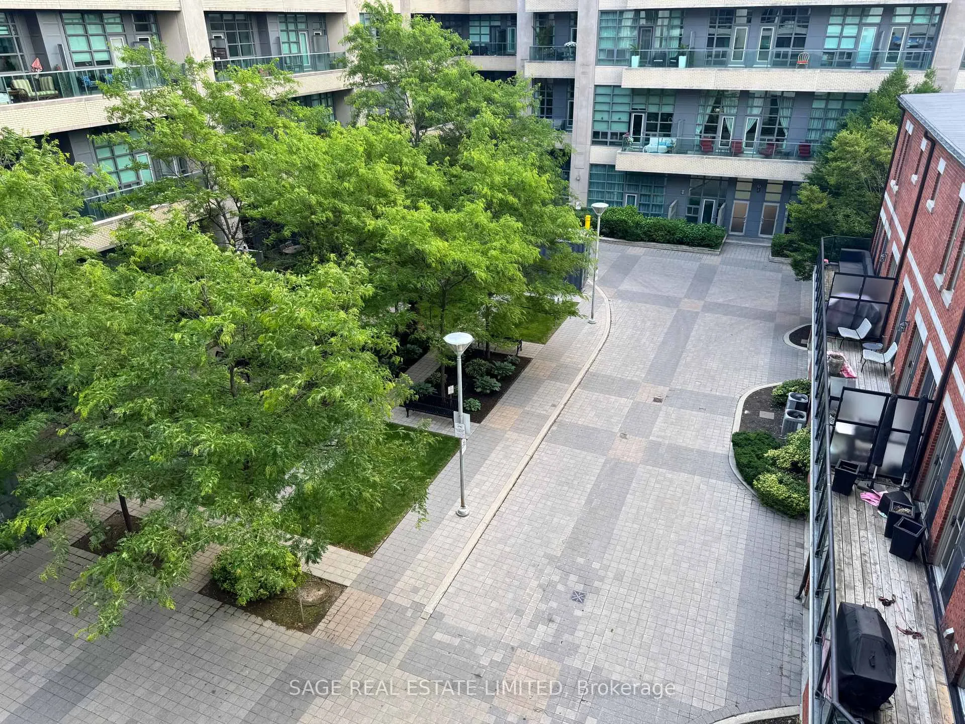 Photo 13 of Unit 405, 377 Madison Avenue, Toronto, Casa Loma — HOMEH