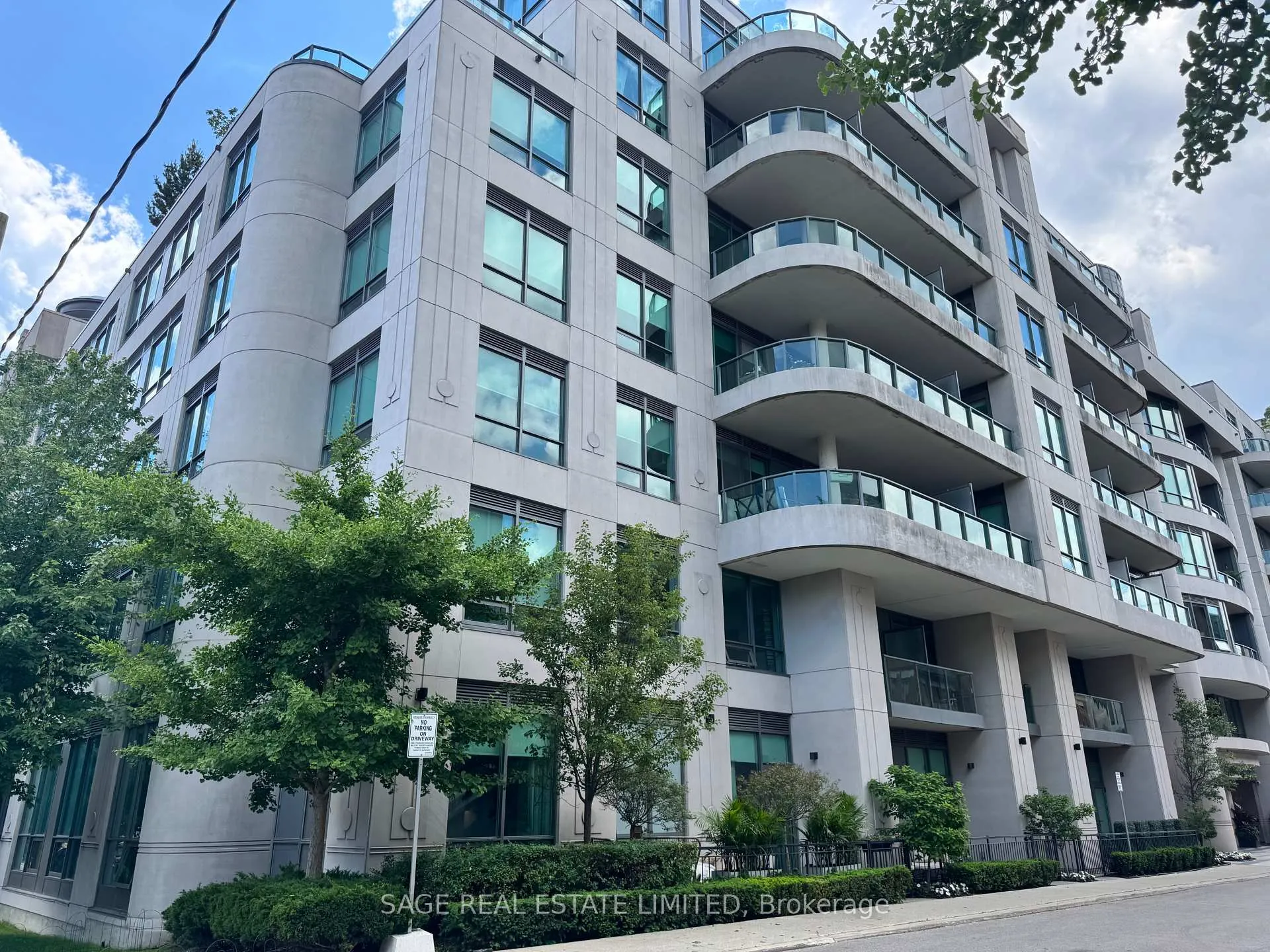 Photo 15 of Unit 405, 377 Madison Avenue, Toronto, Casa Loma — HOMEH