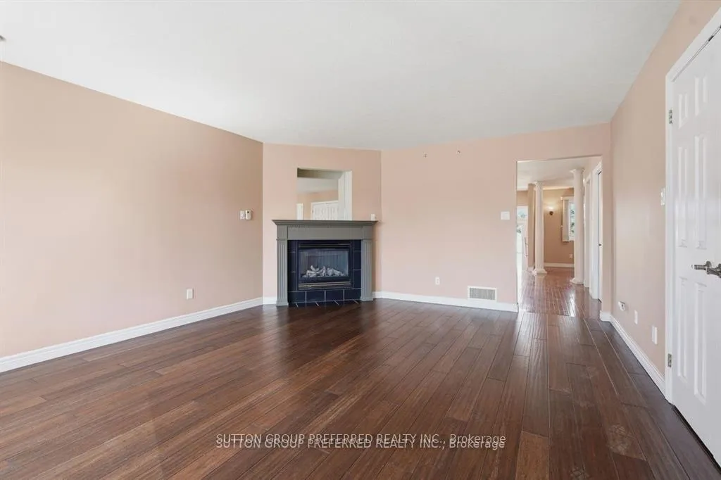 Photo 6 of 64 Willow Crescent, Strathroy-Caradoc, SE — HOMEH