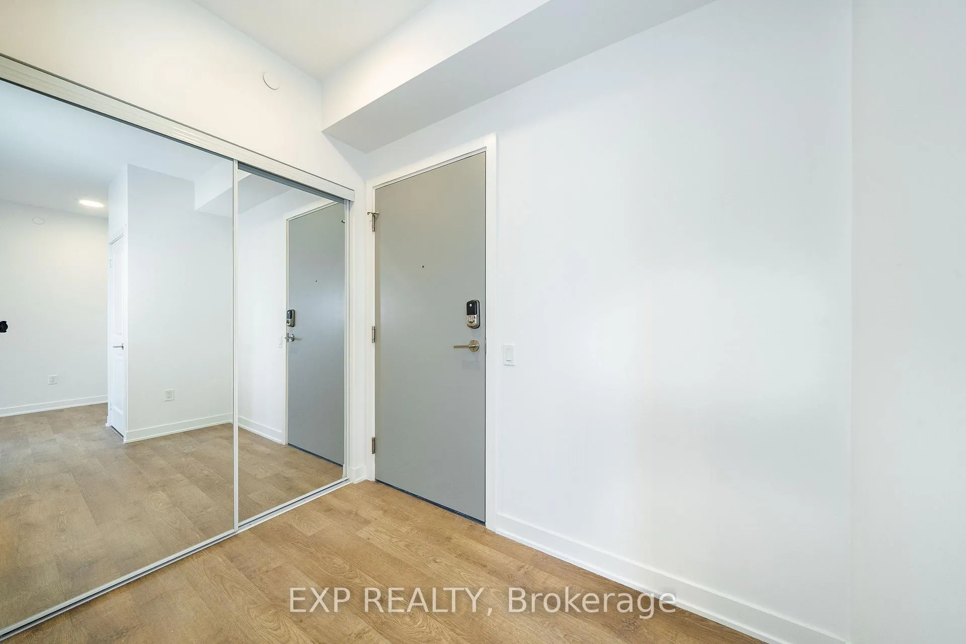 Photo 9 of Unit A2205, 30 Upper Mall Way, Vaughan, Brownridge — HOMEH