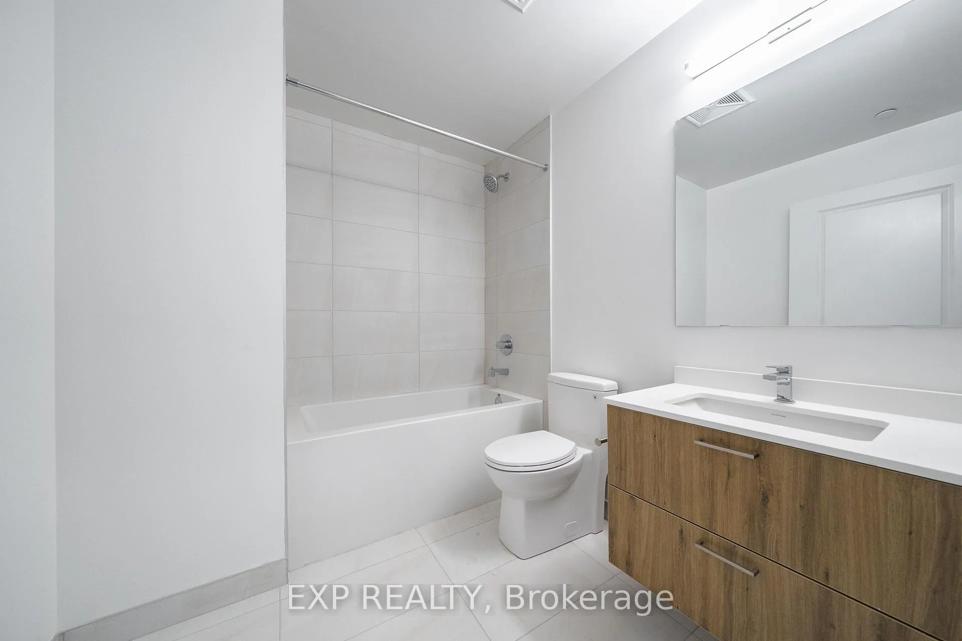 Photo 10 of Unit A2205, 30 Upper Mall Way, Vaughan, Brownridge — HOMEH