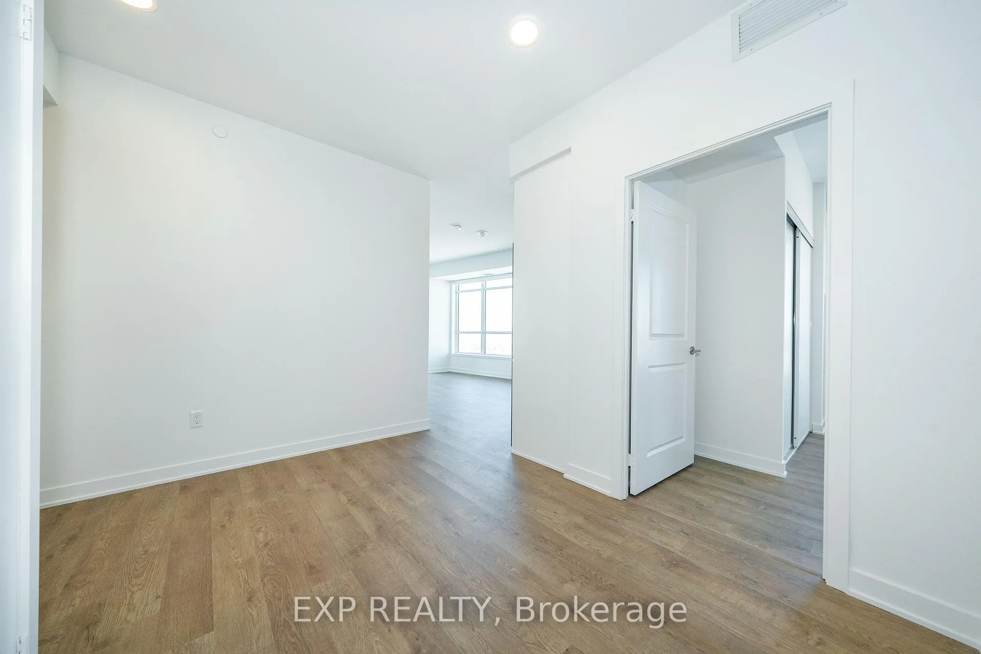 Photo 11 of Unit A2205, 30 Upper Mall Way, Vaughan, Brownridge — HOMEH