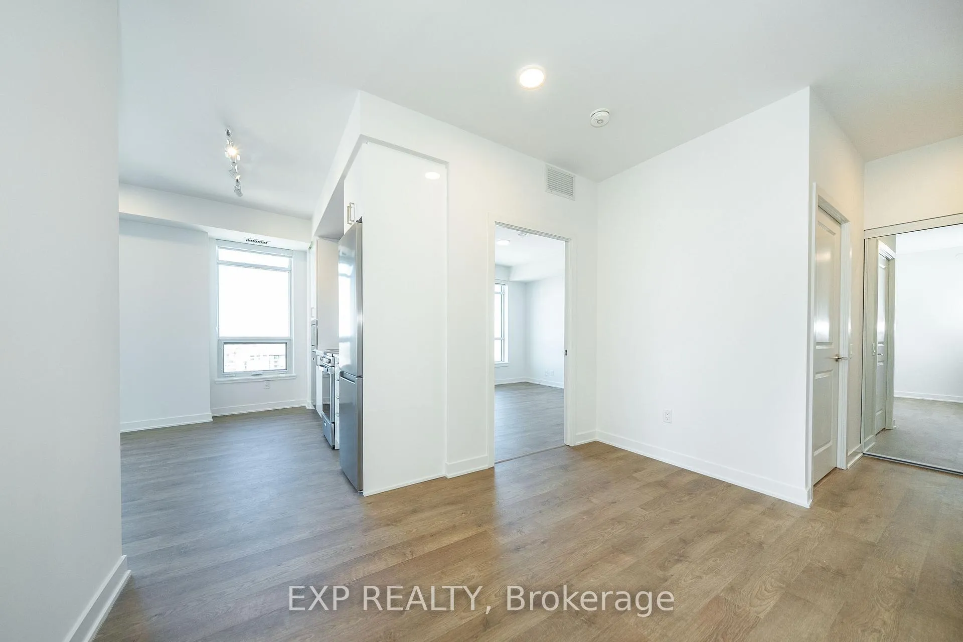 Photo 16 of Unit A2205, 30 Upper Mall Way, Vaughan, Brownridge — HOMEH