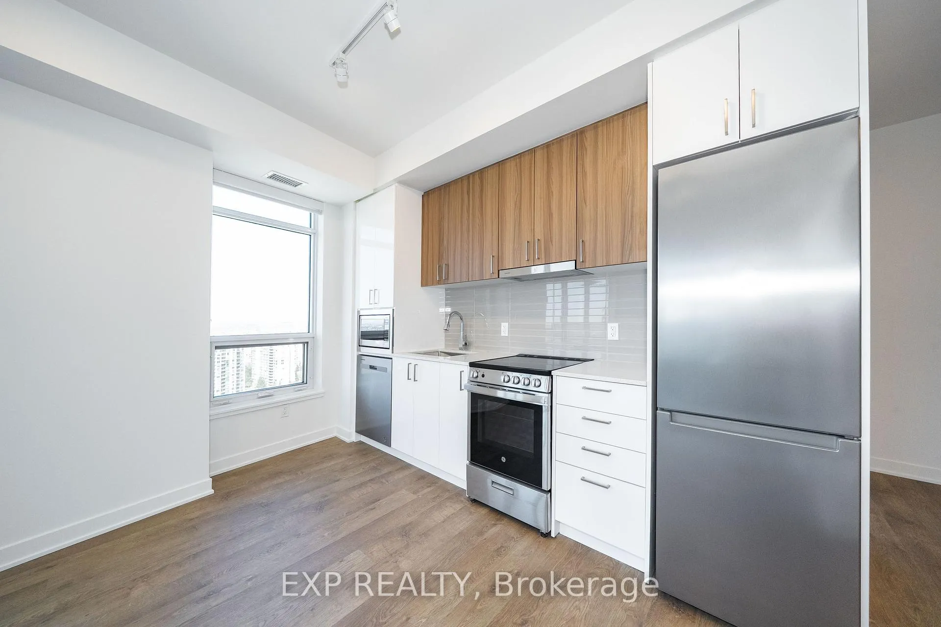 Photo 18 of Unit A2205, 30 Upper Mall Way, Vaughan, Brownridge — HOMEH