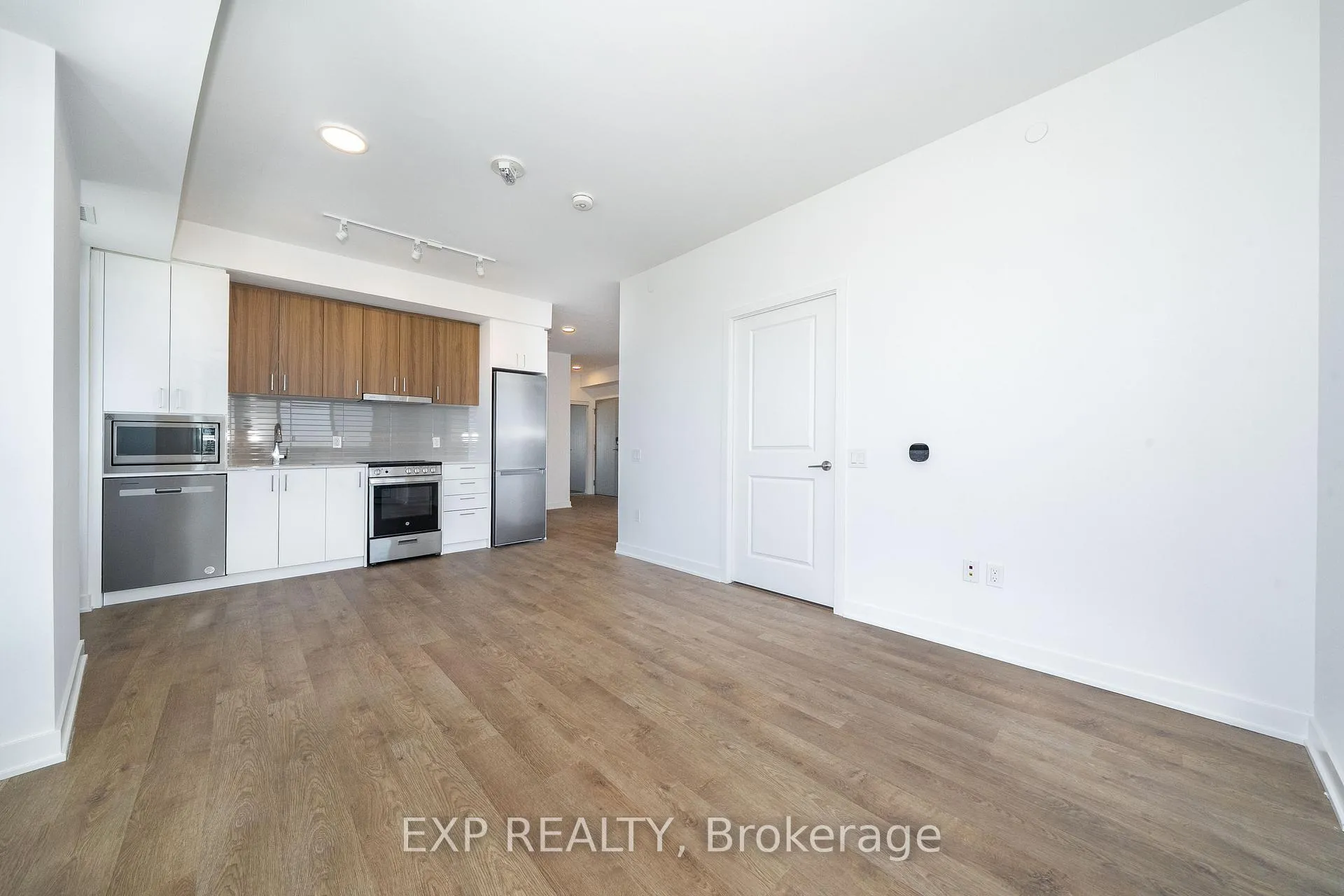 Photo 22 of Unit A2205, 30 Upper Mall Way, Vaughan, Brownridge — HOMEH