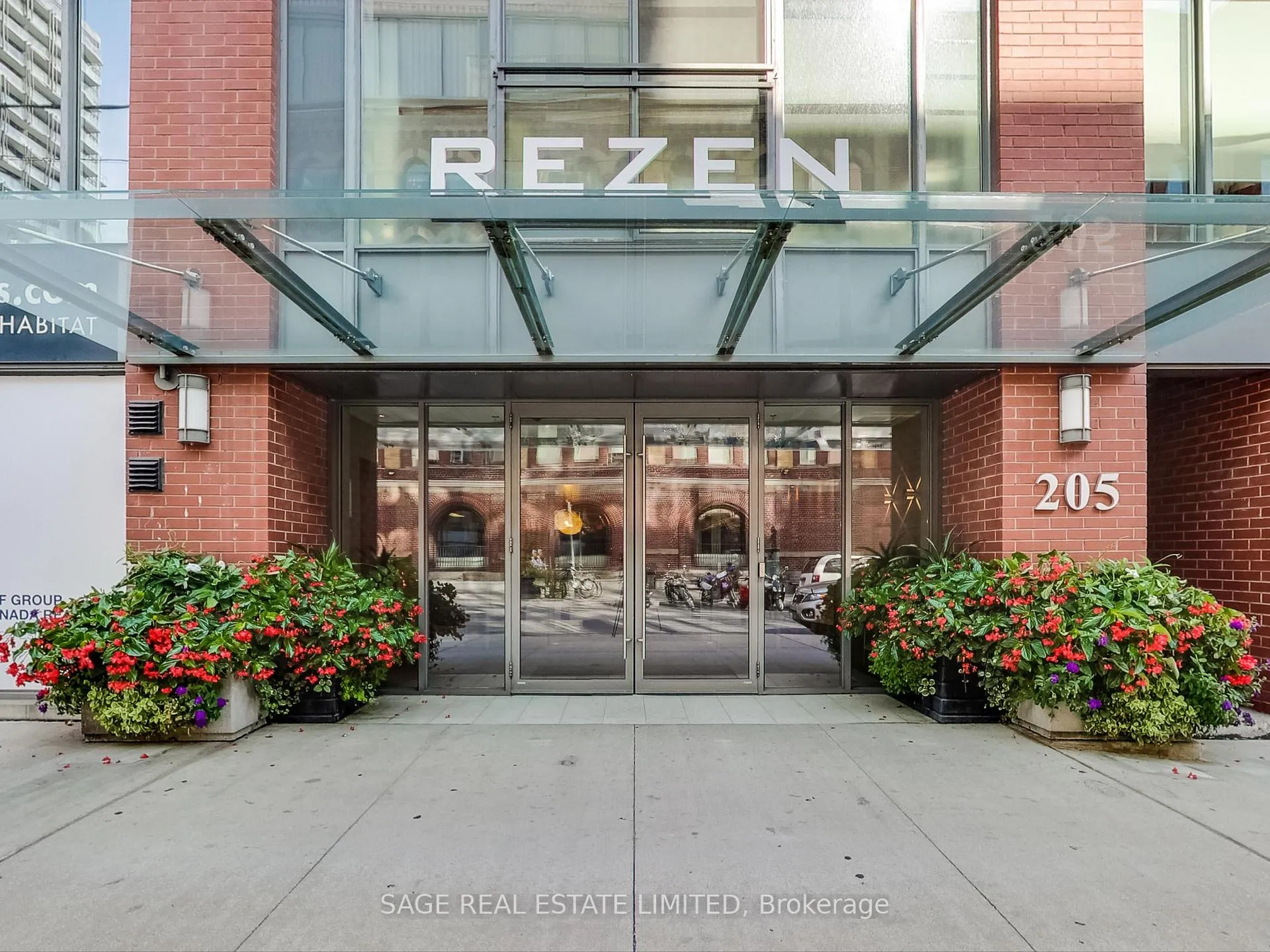 Photo 2 of Unit 210, 205 Frederick Street, Toronto, Moss Park — HOMEH