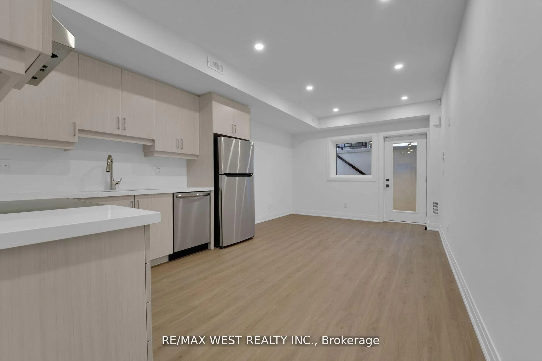 Photo 7 of Unit LOWER, 521 St Johns Road, Toronto, Runnymede-Bloor West Village — HOMEH
