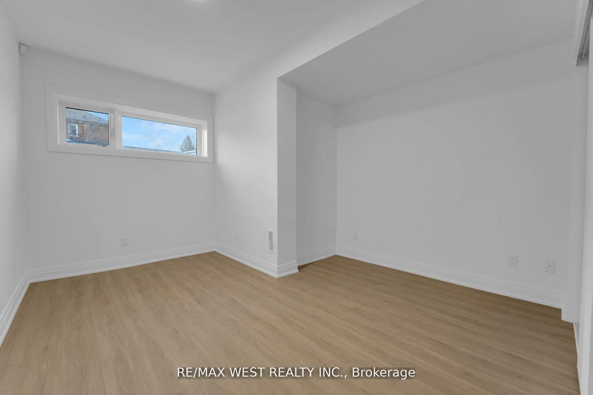 Photo 9 of Unit LOWER, 521 St Johns Road, Toronto, Runnymede-Bloor West Village — HOMEH