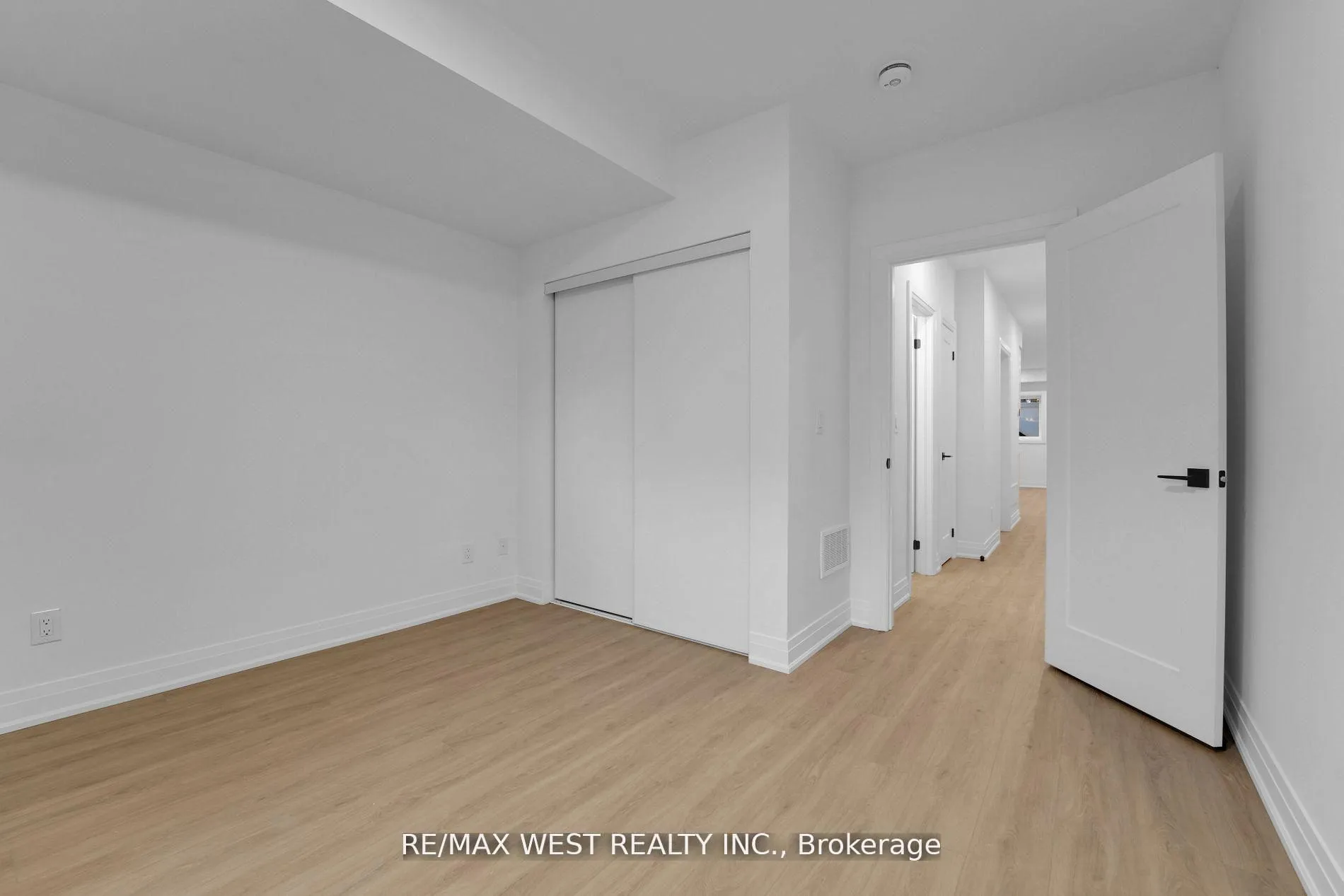 Photo 10 of Unit LOWER, 521 St Johns Road, Toronto, Runnymede-Bloor West Village — HOMEH