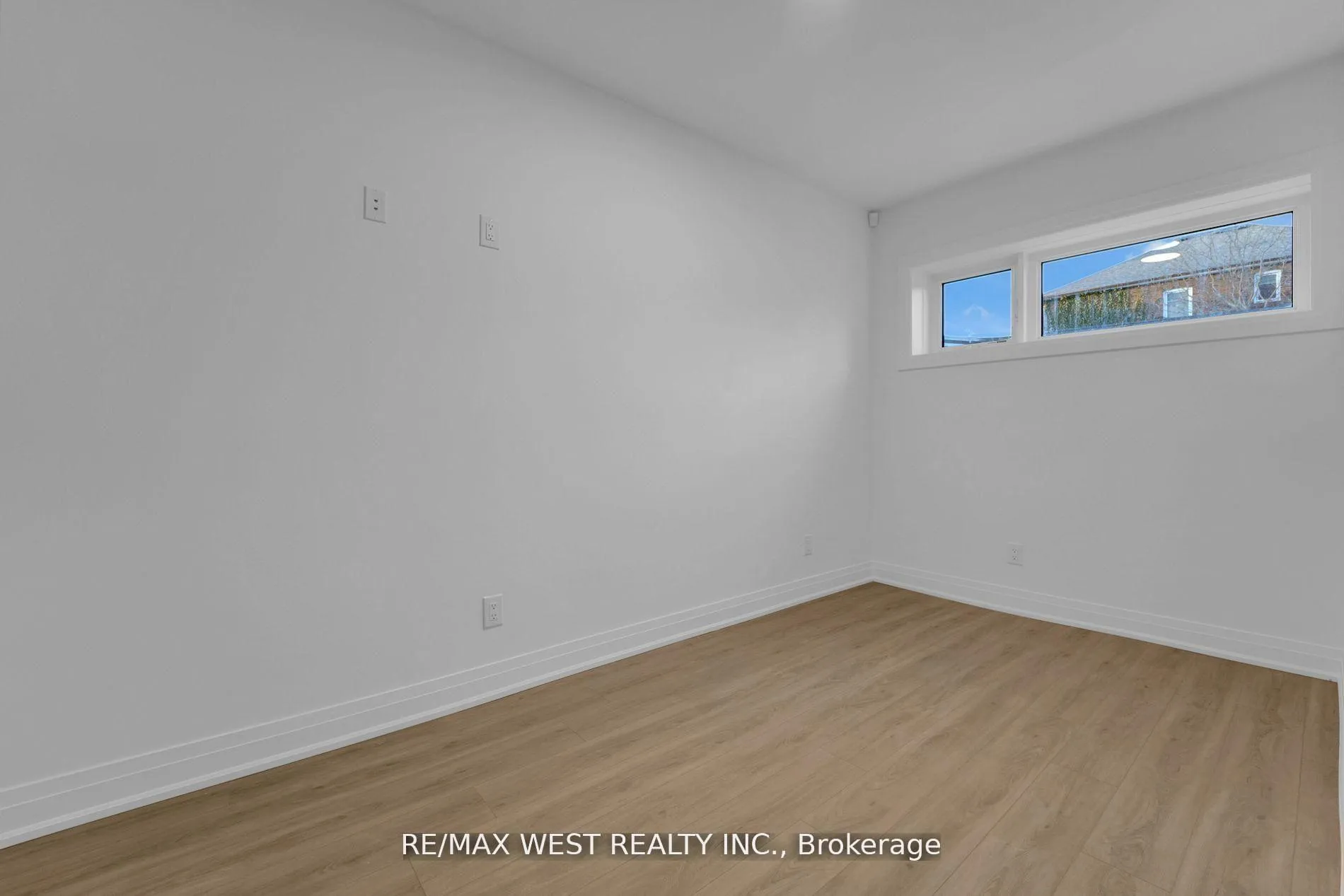 Photo 11 of Unit LOWER, 521 St Johns Road, Toronto, Runnymede-Bloor West Village — HOMEH