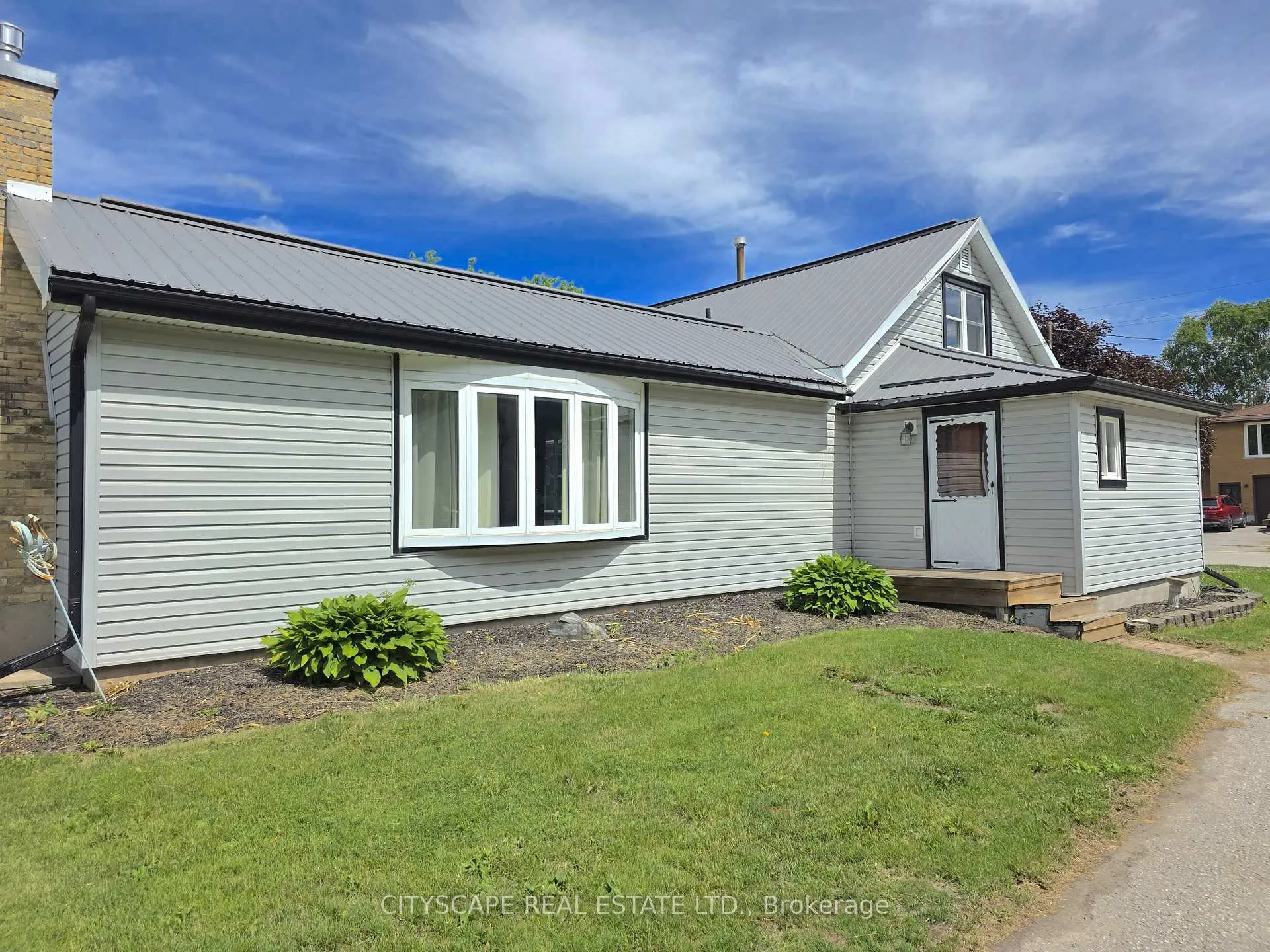 Photo 3 of 64 George Street S, Minto — HOMEH