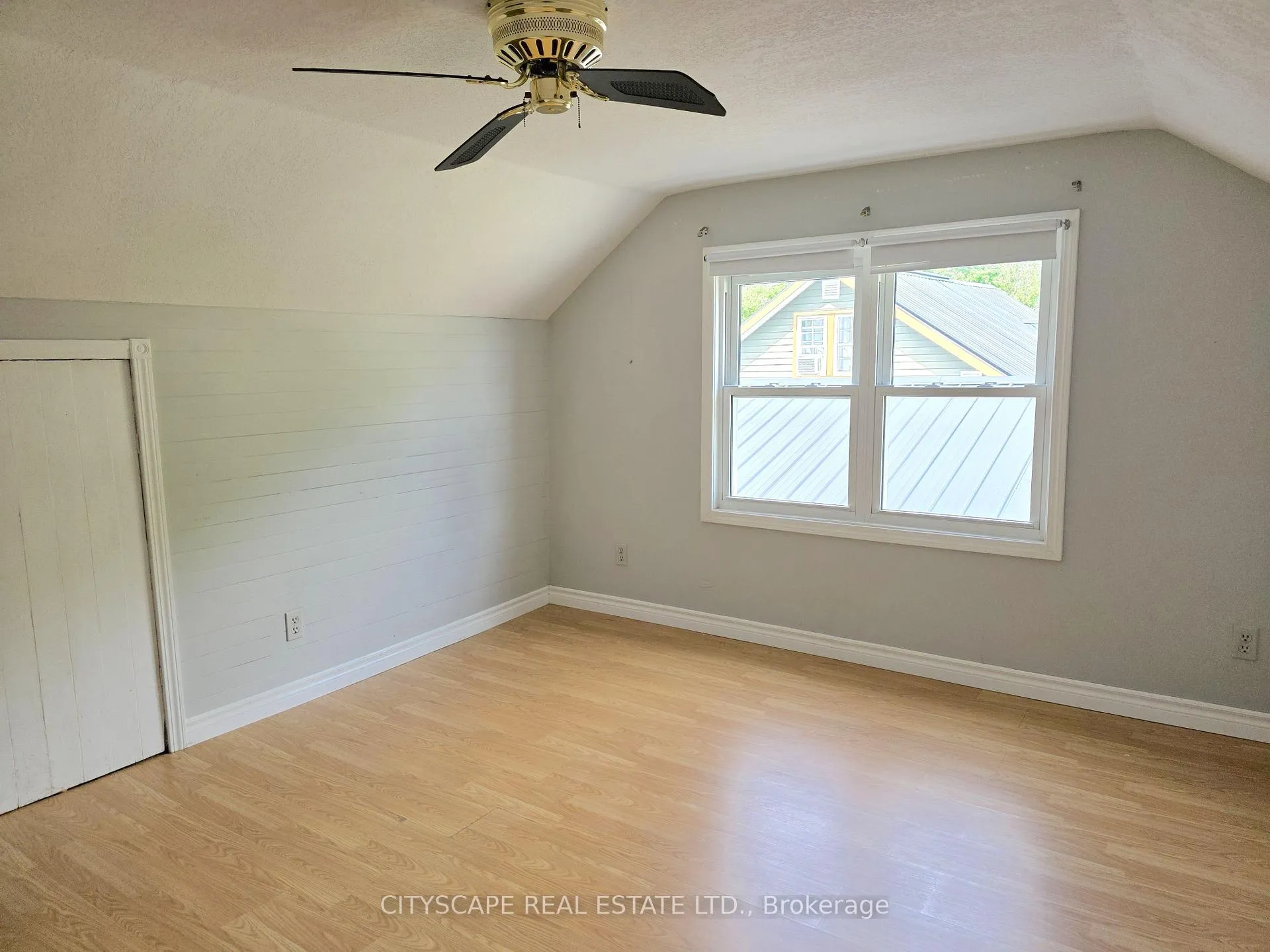 Photo 28 of 64 George Street S, Minto — HOMEH