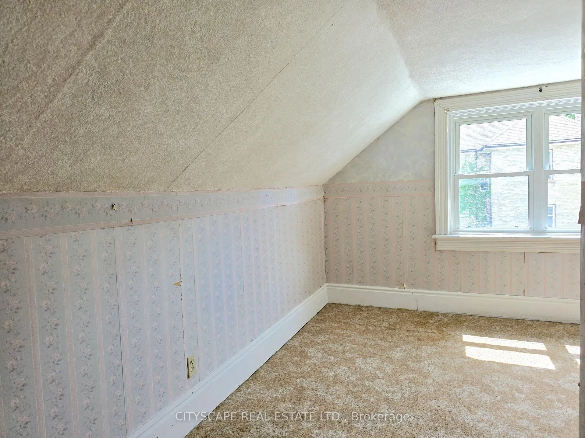 Photo 29 of 64 George Street S, Minto — HOMEH