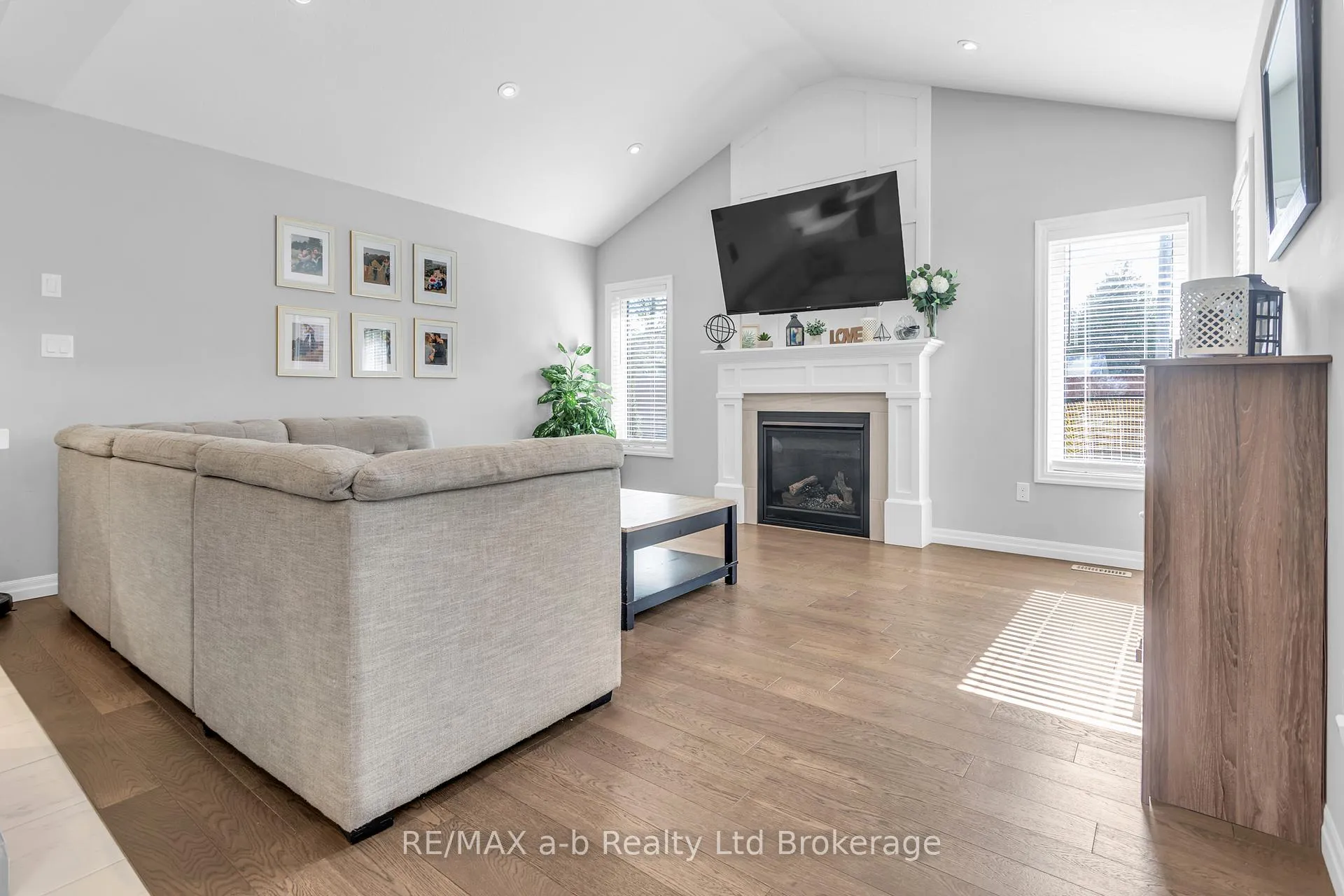 Photo 9 of 7 Arnold Street, Tillsonburg — HOMEH