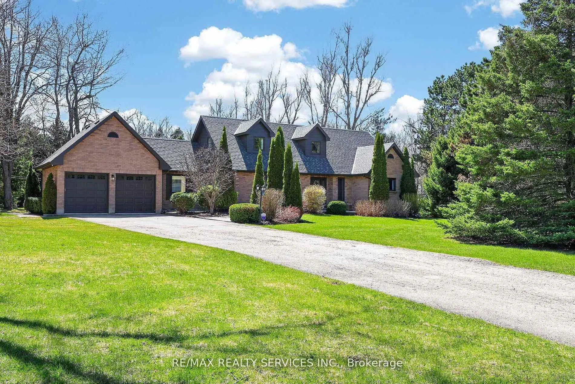Photo 3 of 12 Glenn Court, Caledon, Rural Caledon — HOMEH