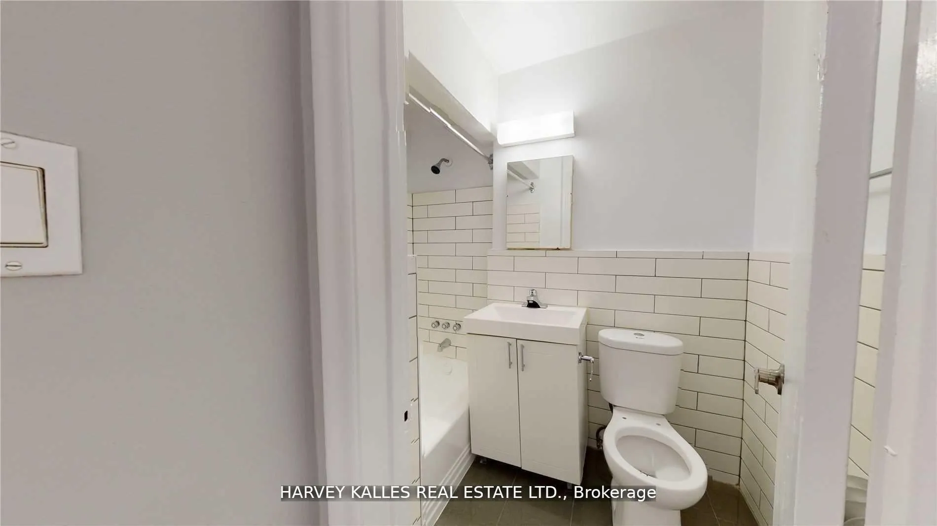 Photo 13 of Unit B3, 4 Greentree Court, Toronto, Keelesdale-Eglinton West — HOMEH