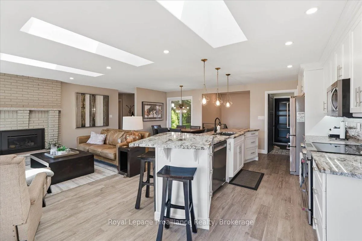 Photo 11 of 2728 County Road 3, Prince Edward County, Ameliasburg Ward — HOMEH
