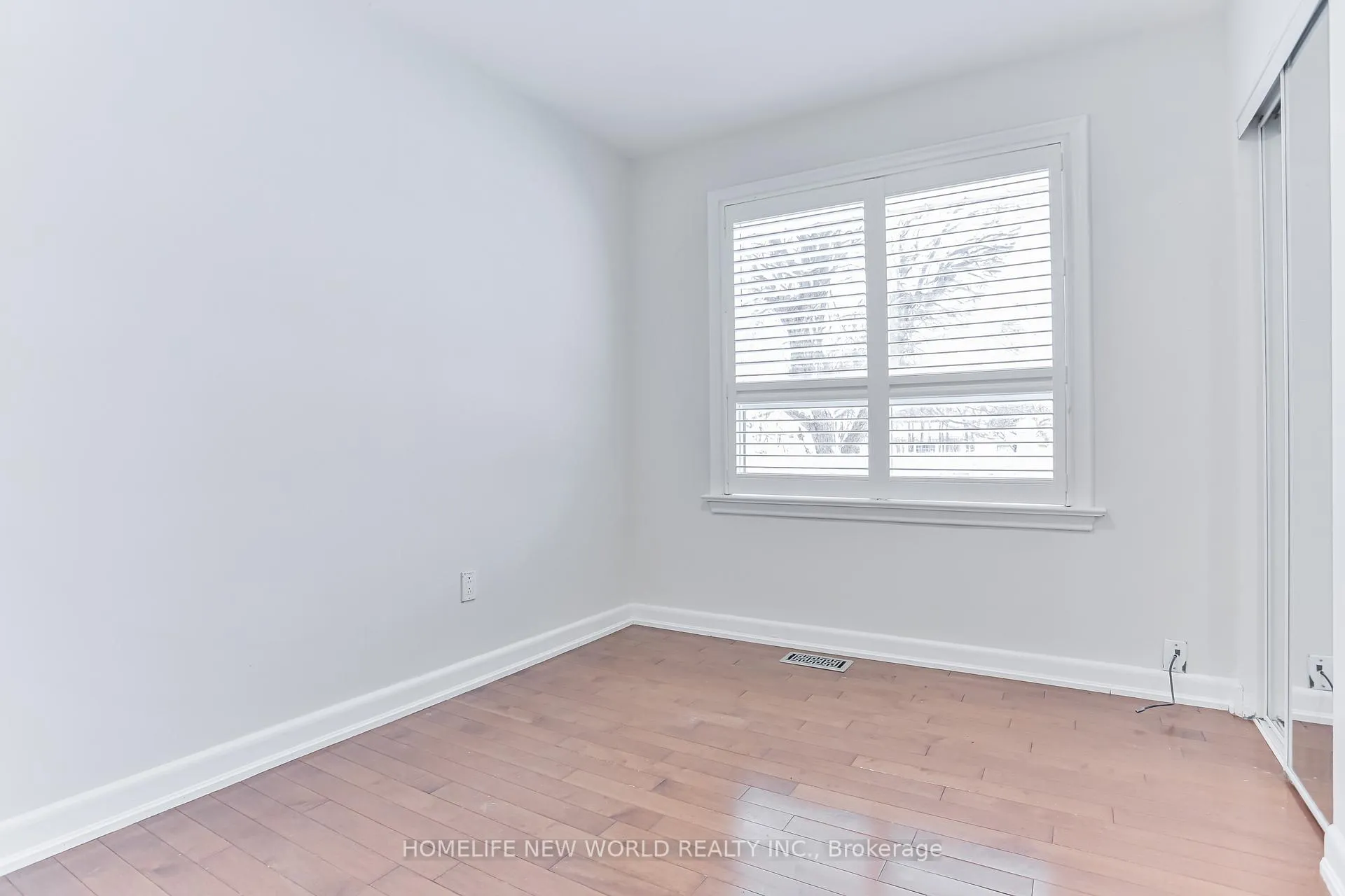 Photo 7 of 3 Erlesmere Avenue, Brampton, Brampton East — HOMEH