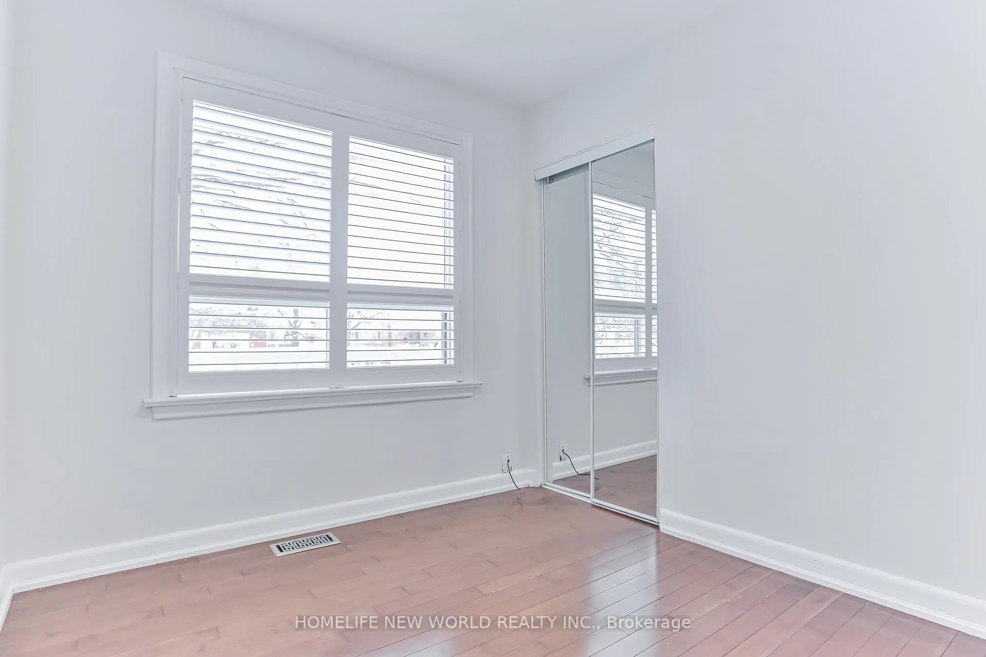 Photo 8 of 3 Erlesmere Avenue, Brampton, Brampton East — HOMEH