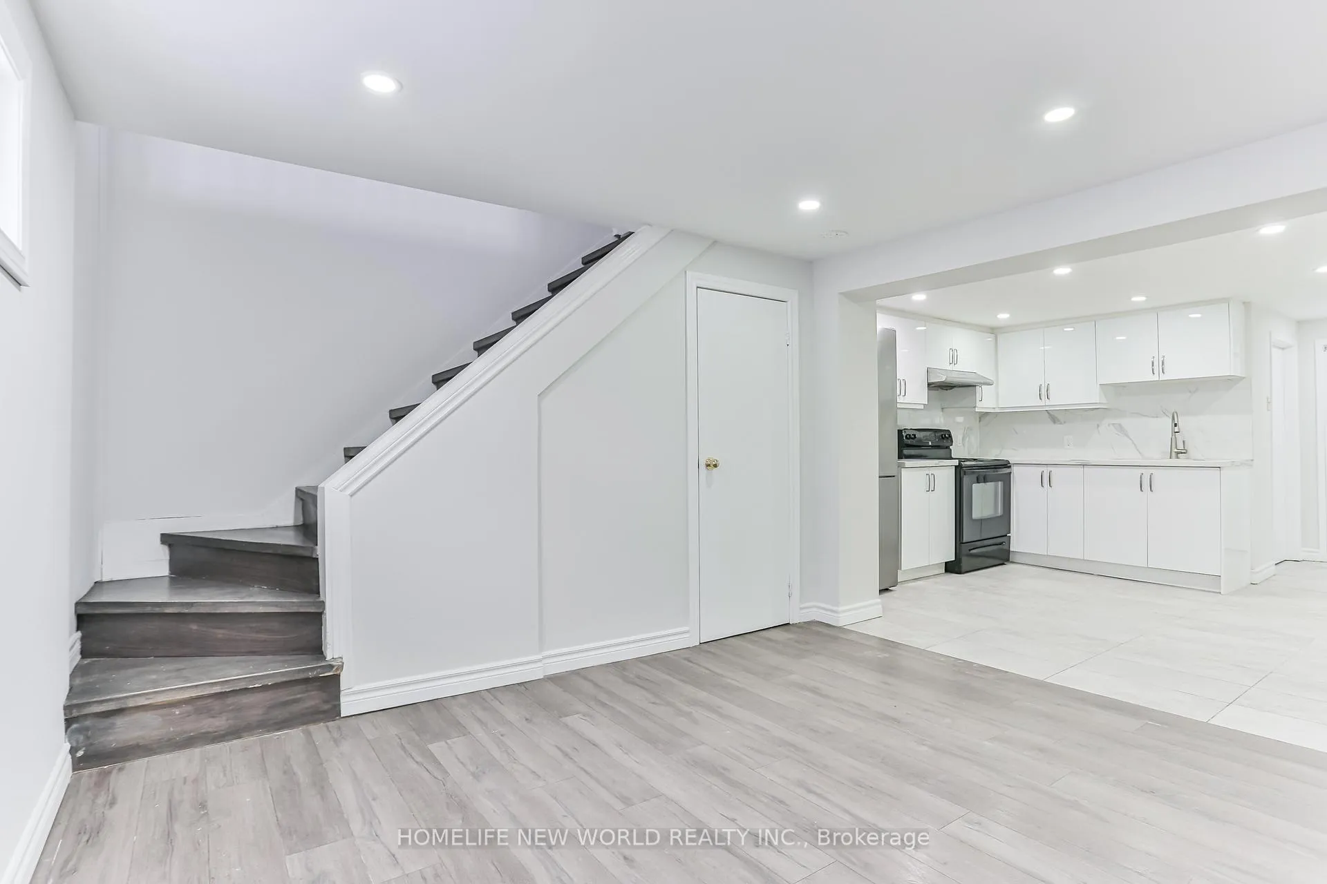 Photo 11 of 3 Erlesmere Avenue, Brampton, Brampton East — HOMEH