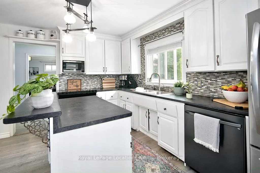 Photo 9 of 1867 5th Avenue E, Owen Sound — HOMEH