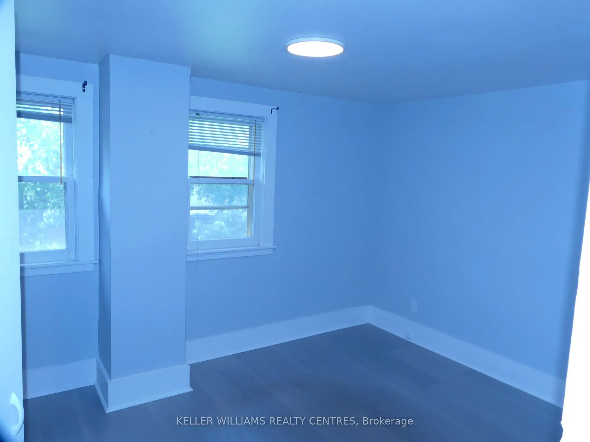 Photo 5 of Unit 3, 17 Wellington Street E, Aurora, Aurora Village — HOMEH