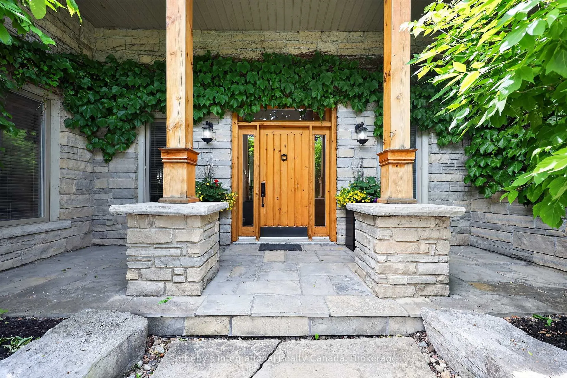Photo 6 of 2 Evergreen Road, Collingwood — HOMEH