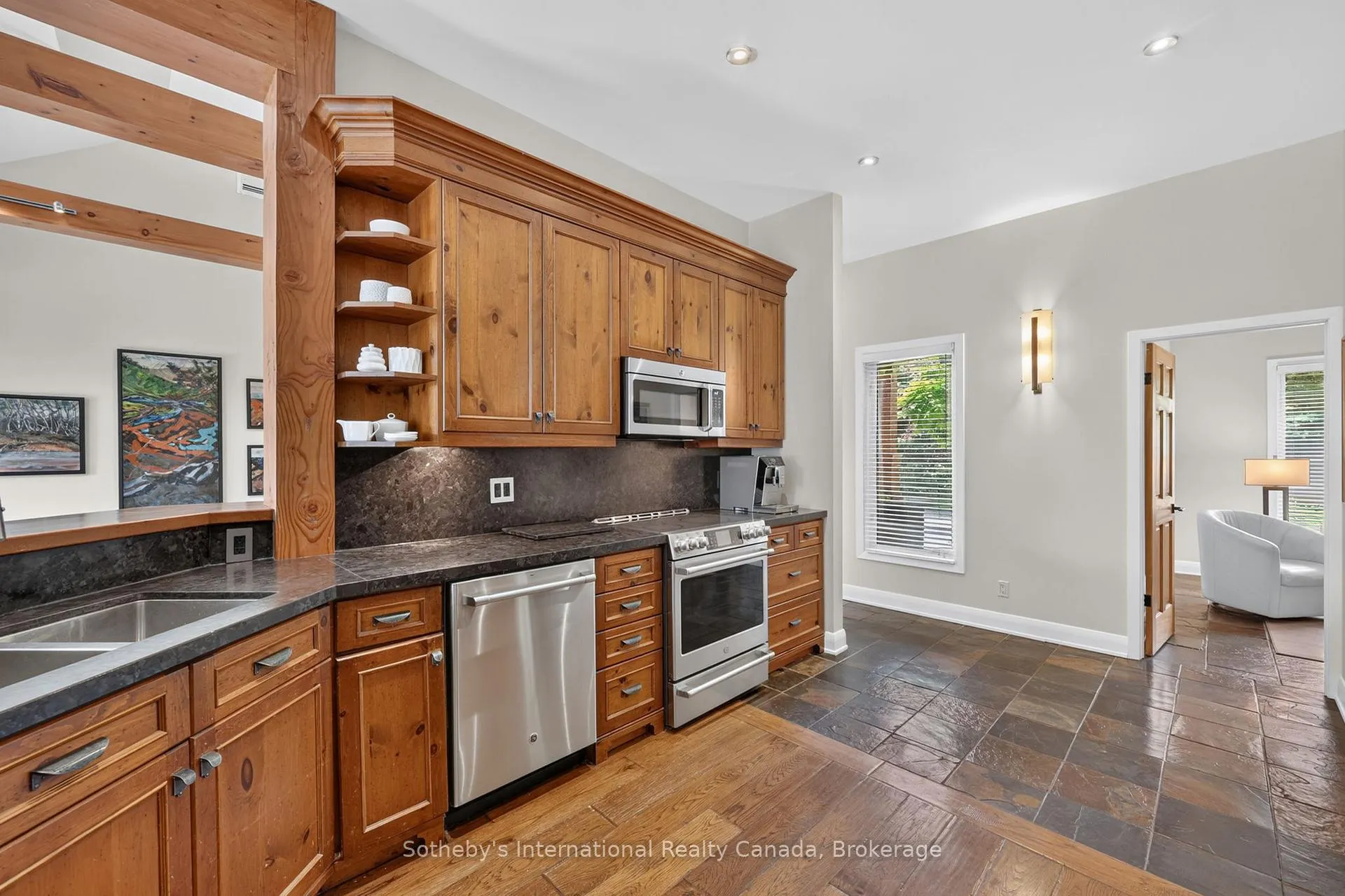 Photo 17 of 2 Evergreen Road, Collingwood — HOMEH
