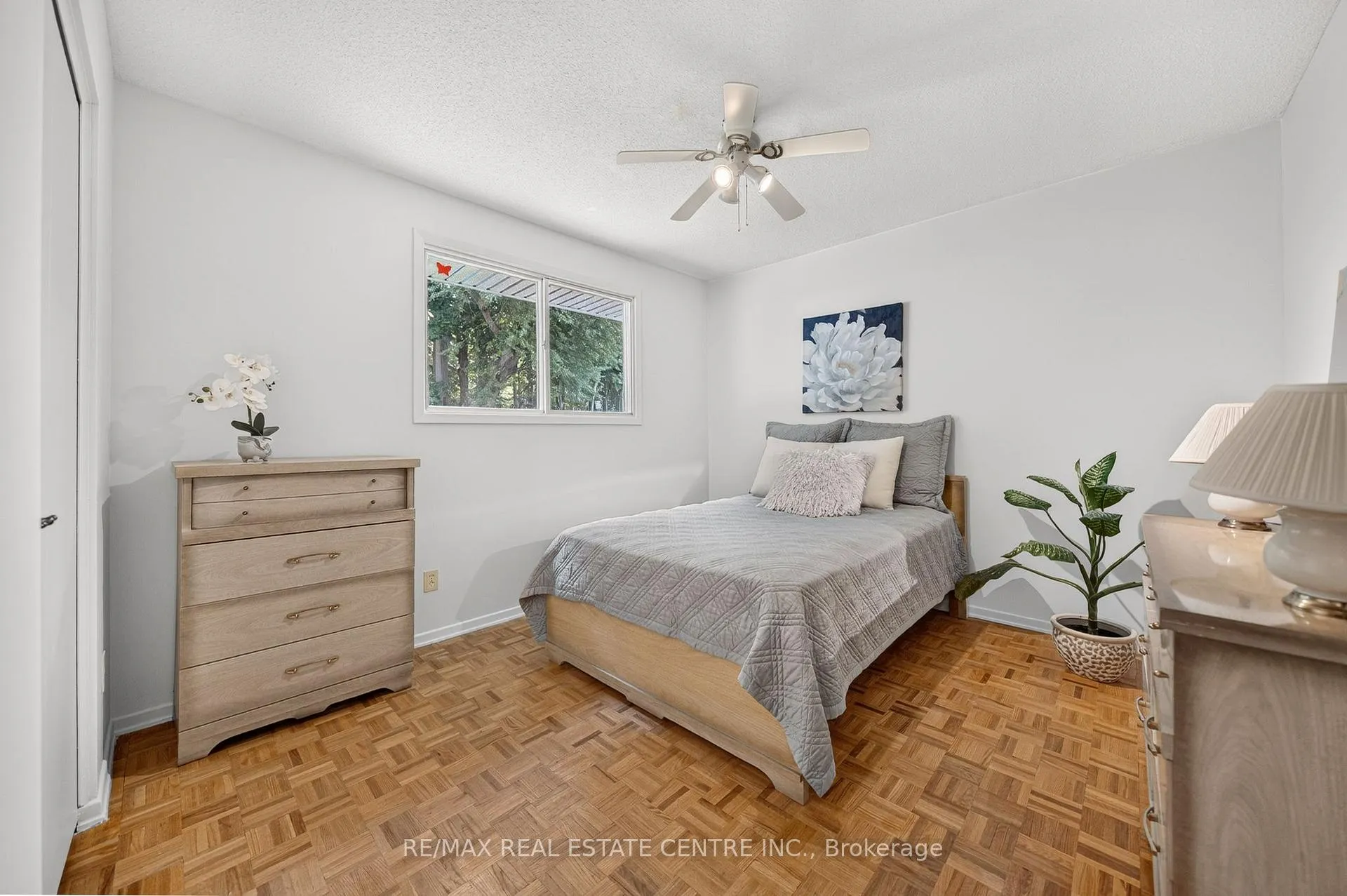 Photo 17 of 120 Arrowhead Crescent, Kitchener, Pioneer Park — HOMEH