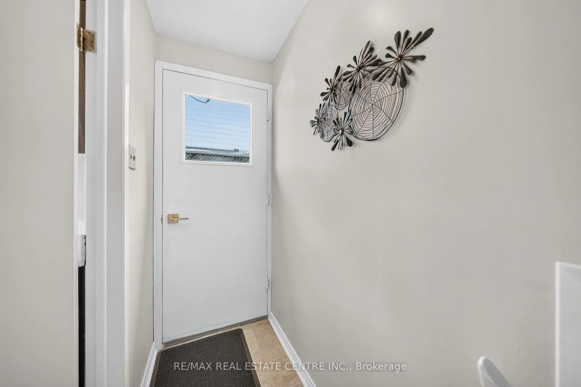 Photo 24 of 120 Arrowhead Crescent, Kitchener, Pioneer Park — HOMEH