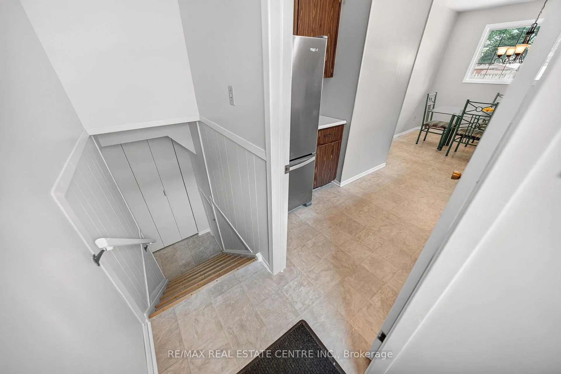 Photo 25 of 120 Arrowhead Crescent, Kitchener, Pioneer Park — HOMEH