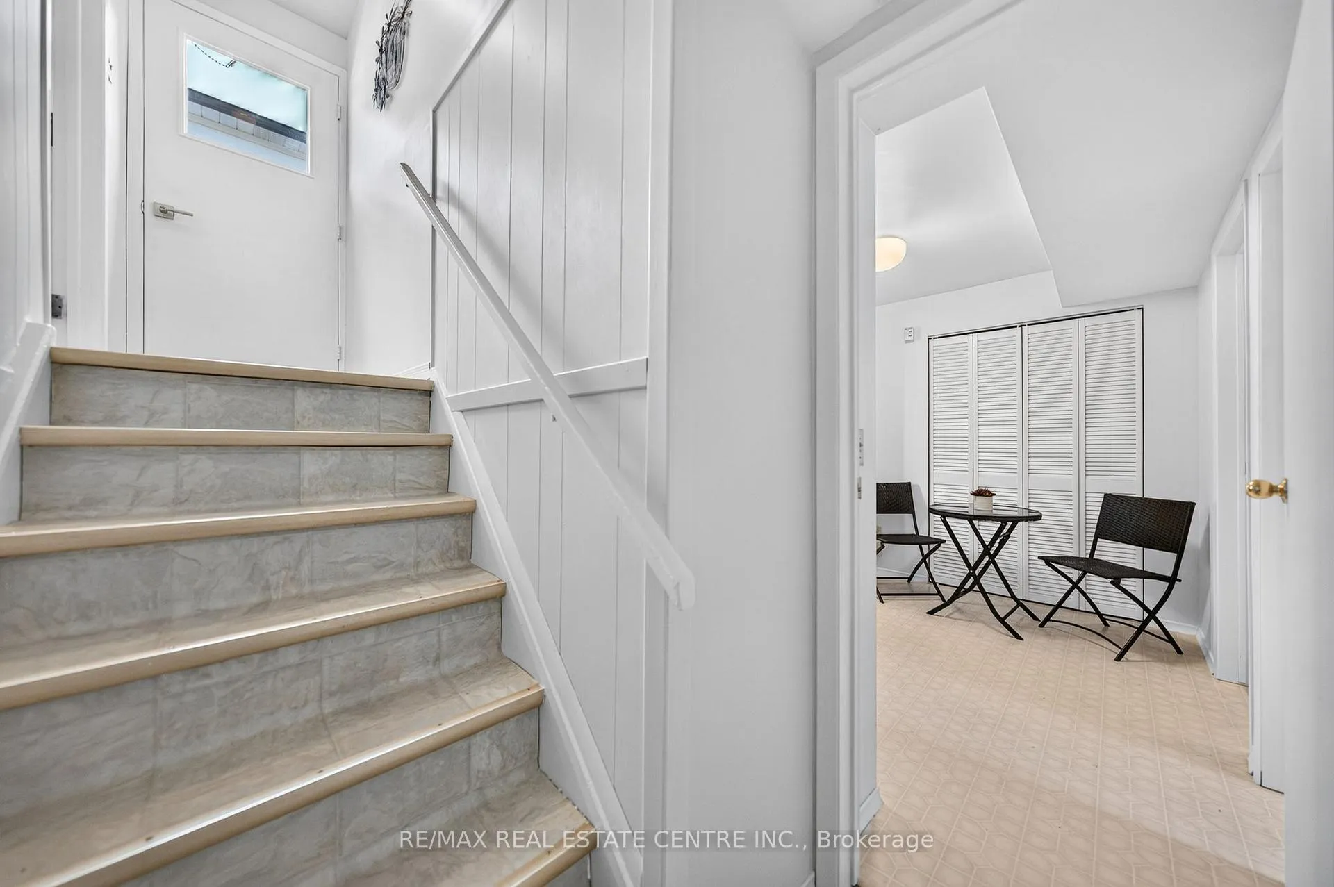 Photo 26 of 120 Arrowhead Crescent, Kitchener, Pioneer Park — HOMEH