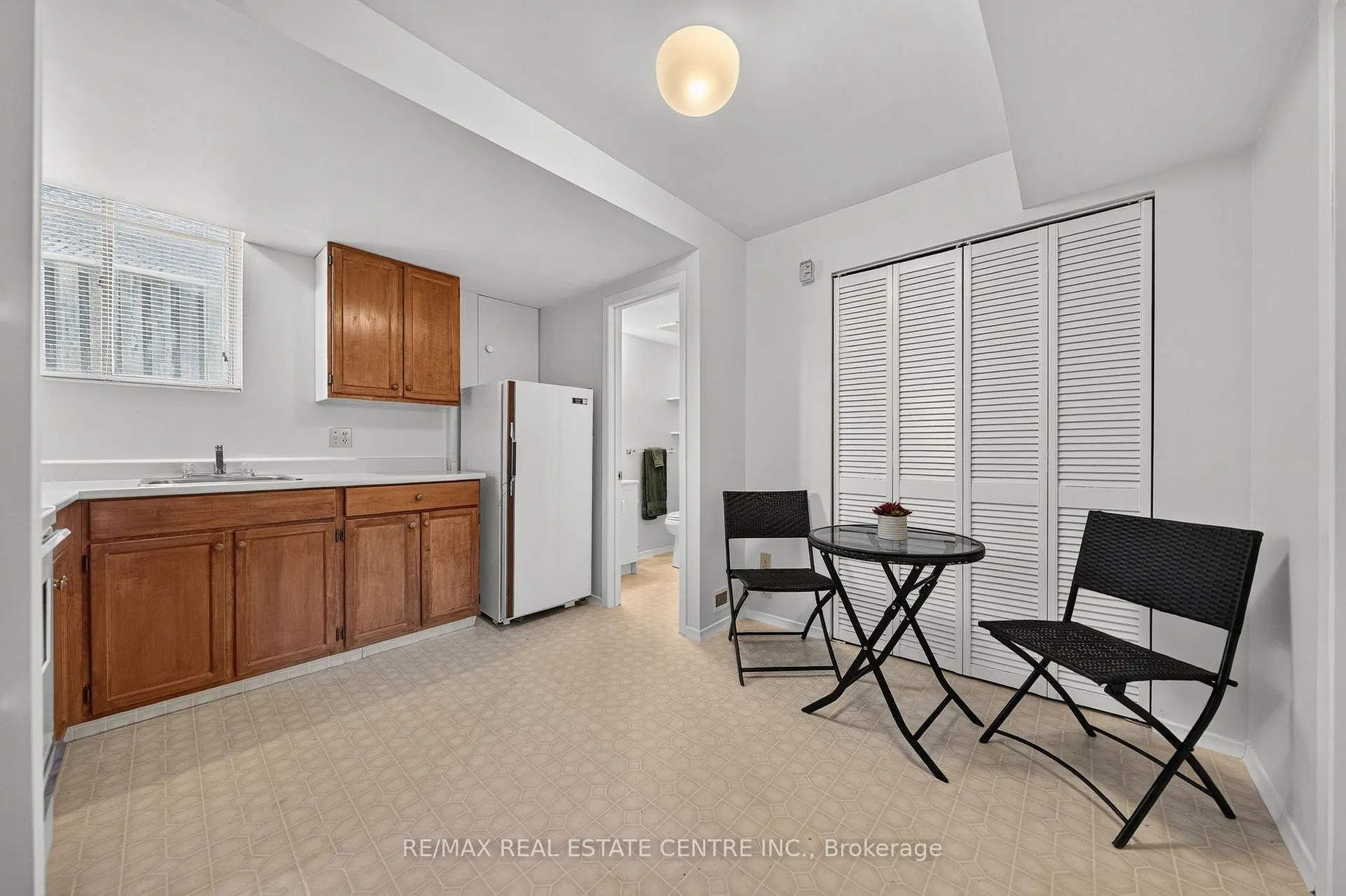 Photo 27 of 120 Arrowhead Crescent, Kitchener, Pioneer Park — HOMEH