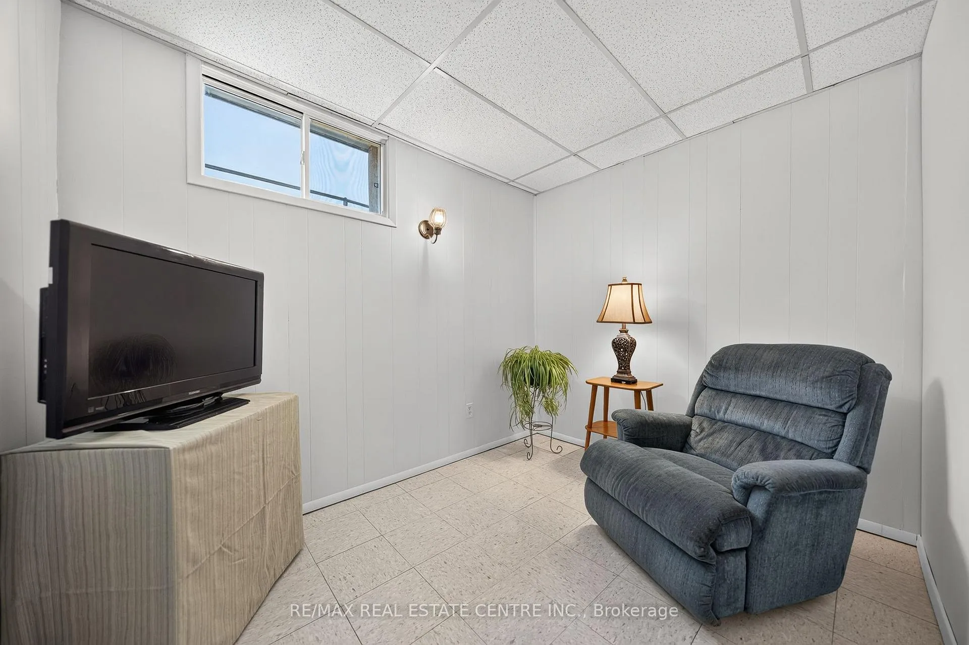 Photo 35 of 120 Arrowhead Crescent, Kitchener, Pioneer Park — HOMEH