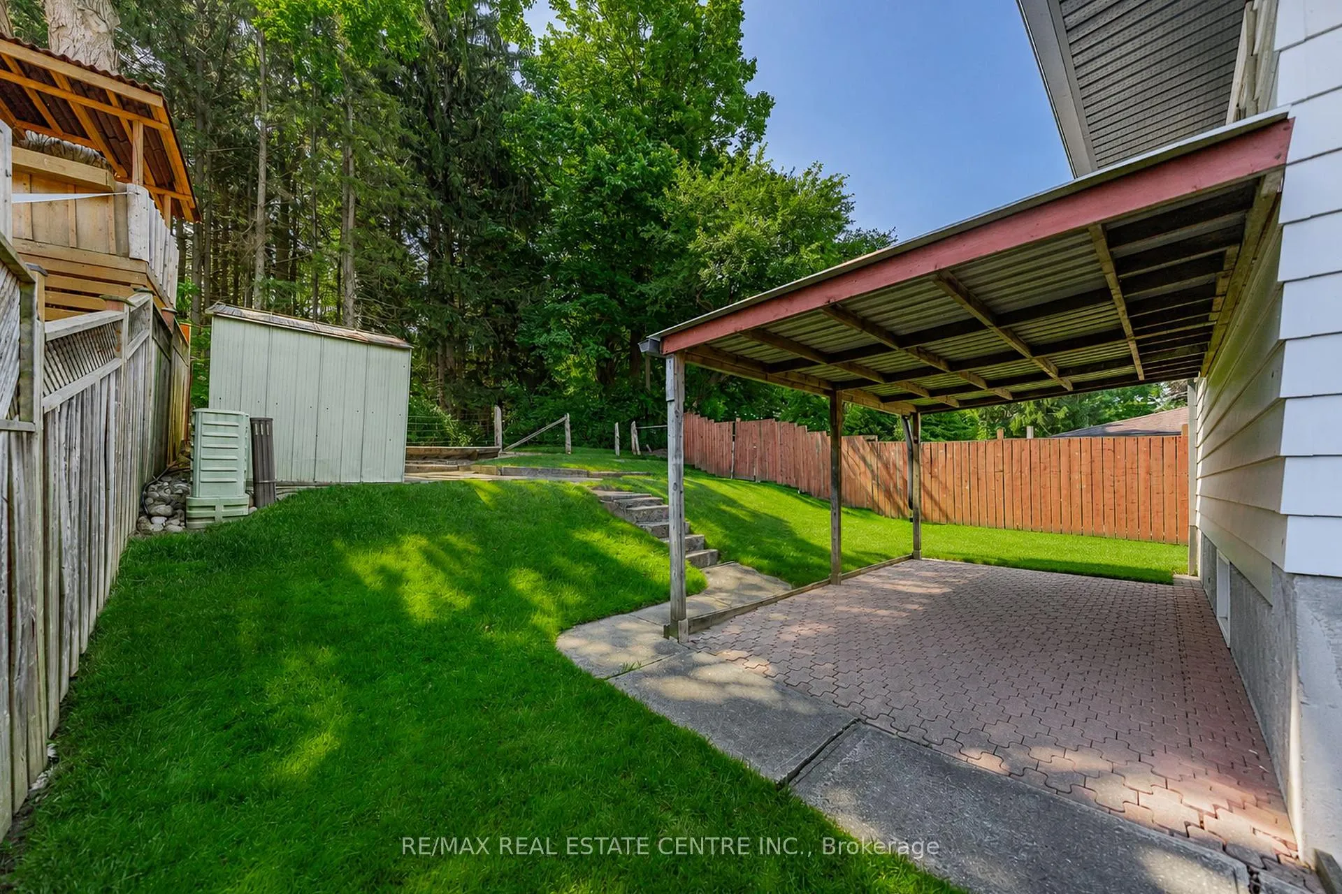 Photo 39 of 120 Arrowhead Crescent, Kitchener, Pioneer Park — HOMEH
