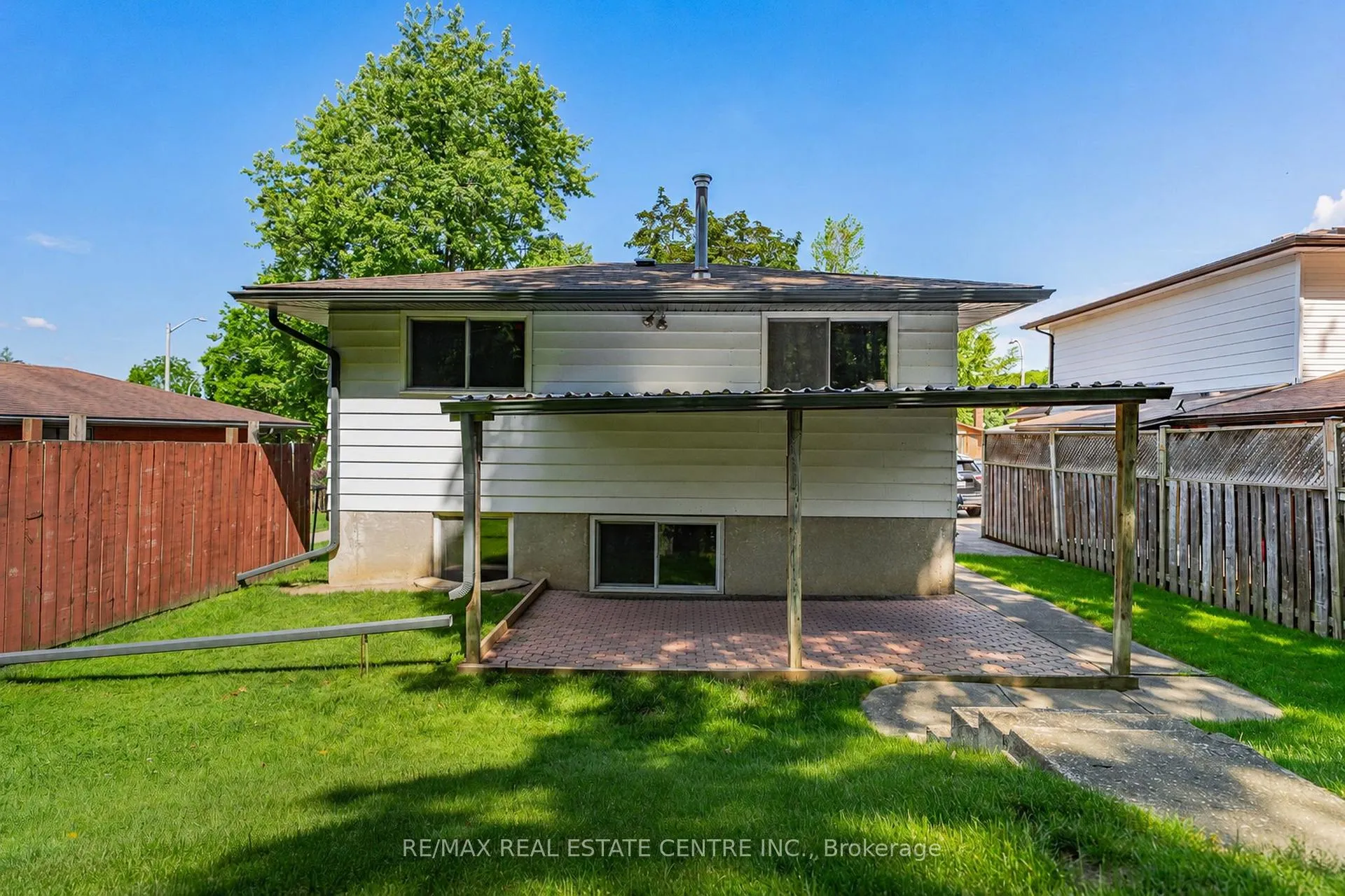 Photo 41 of 120 Arrowhead Crescent, Kitchener, Pioneer Park — HOMEH
