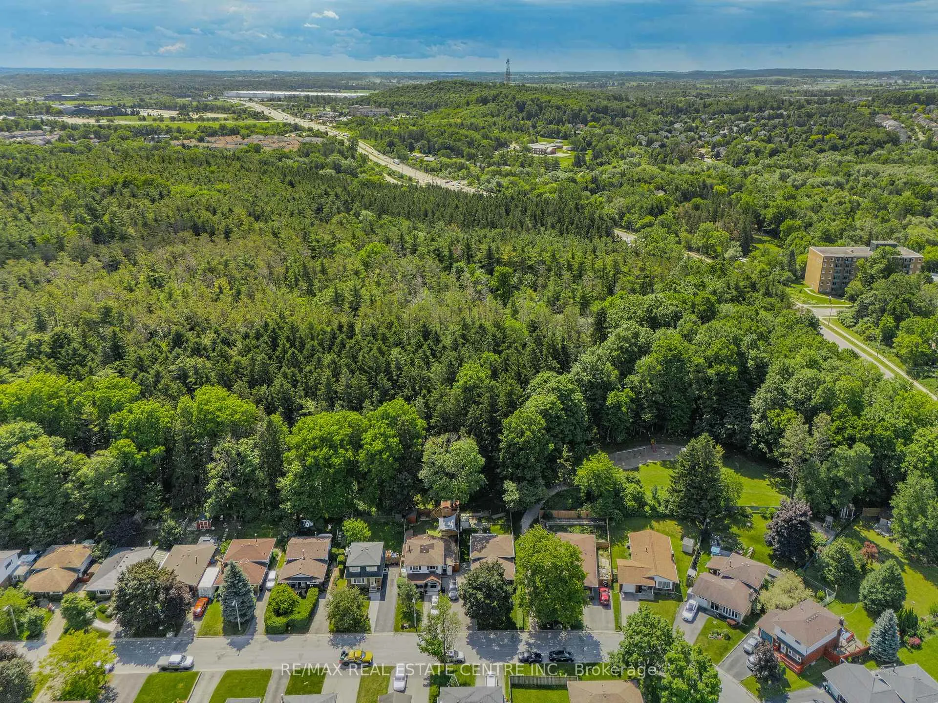 Photo 43 of 120 Arrowhead Crescent, Kitchener, Pioneer Park — HOMEH