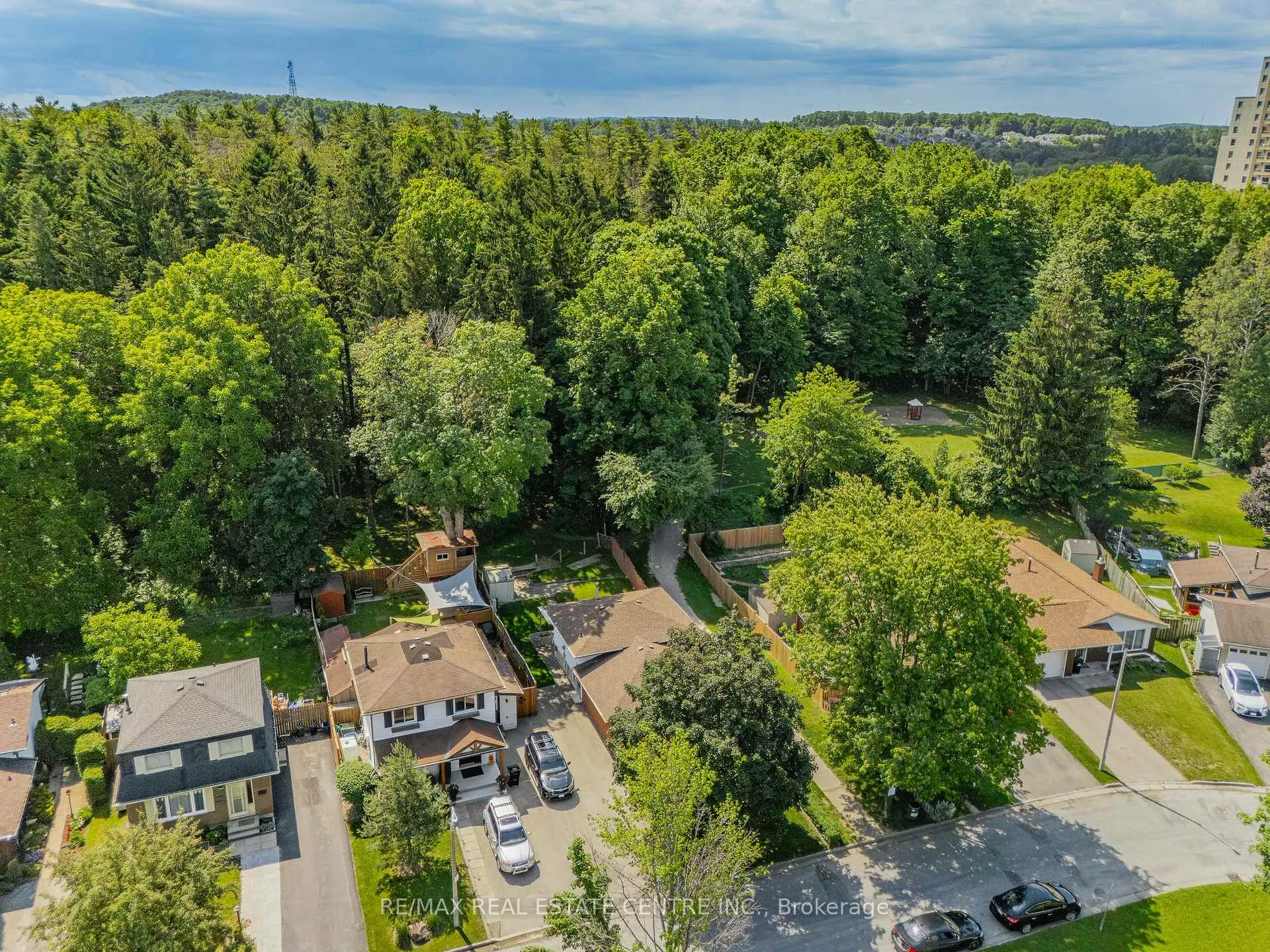Photo 44 of 120 Arrowhead Crescent, Kitchener, Pioneer Park — HOMEH