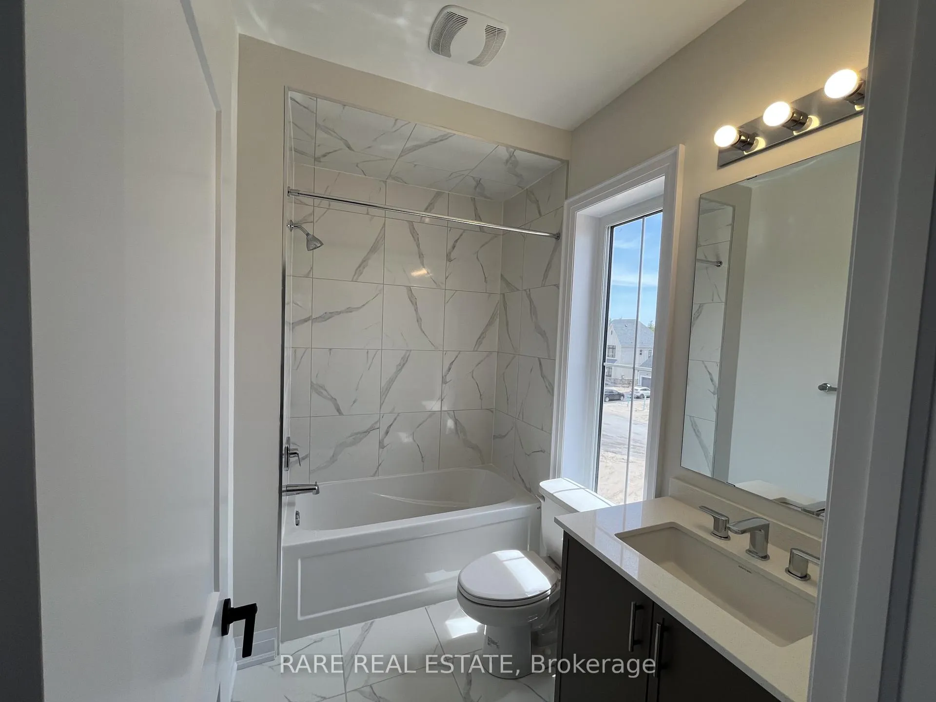 Photo 21 of 12 Vinnicombe Drive, Oro-Medonte, Rural Oro-Medonte — HOMEH