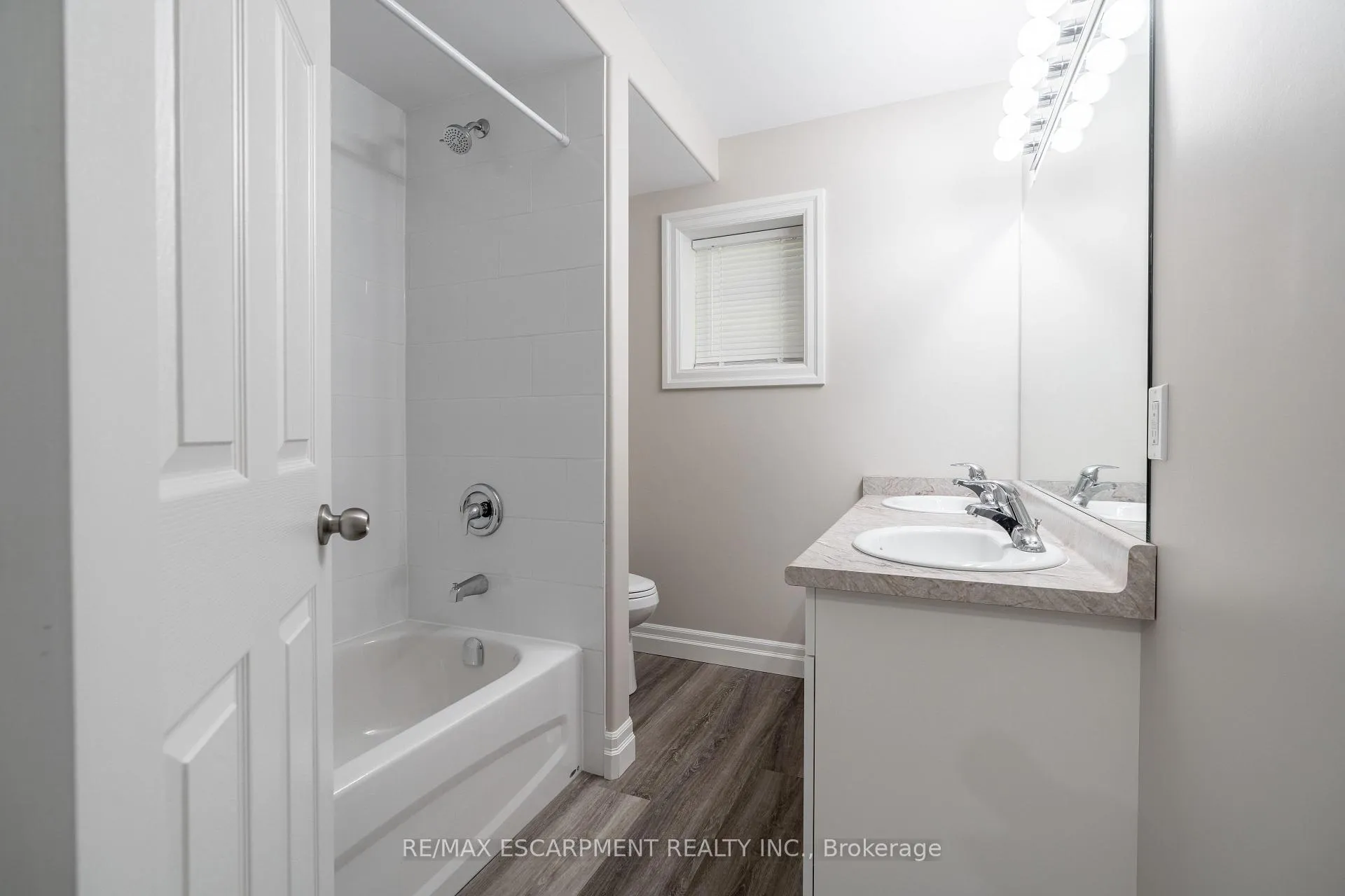 Photo 11 of Unit 2, 38 Viewpoint Avenue, Hamilton, Eastmount — HOMEH