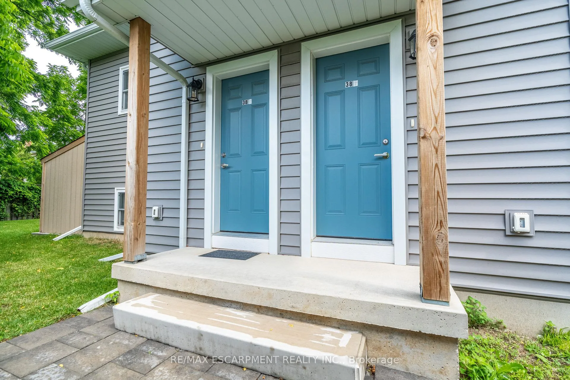 Photo 13 of Unit 2, 38 Viewpoint Avenue, Hamilton, Eastmount — HOMEH