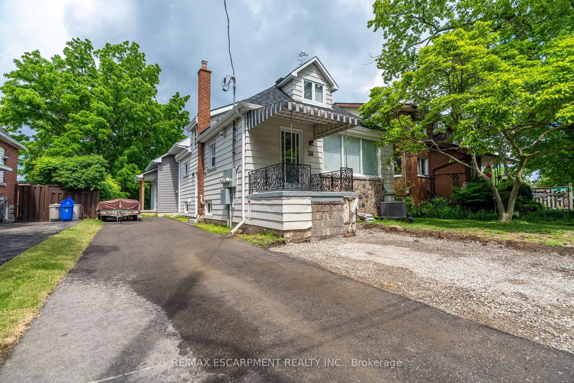 Photo 15 of Unit 2, 38 Viewpoint Avenue, Hamilton, Eastmount — HOMEH