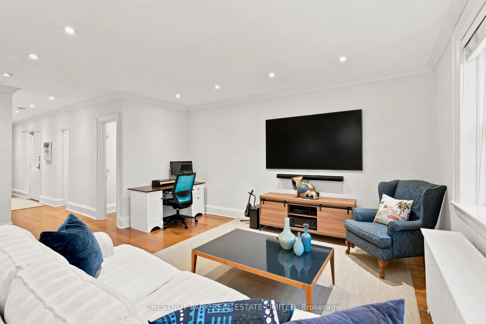 Photo 2 of Unit 303, 480 Oriole Parkway, Toronto, Yonge-Eglinton — HOMEH