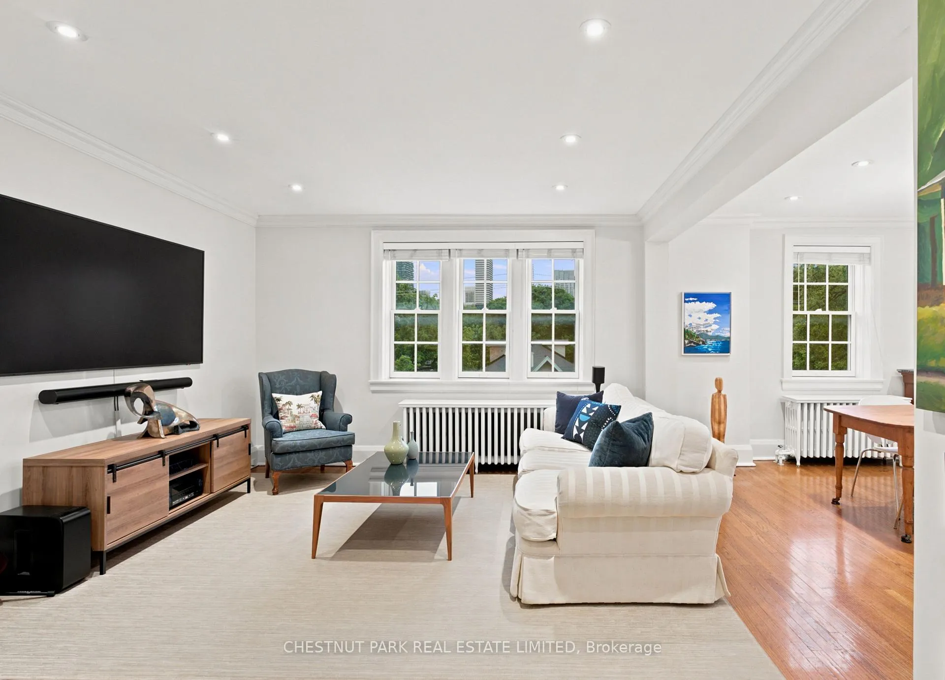 Photo 4 of Unit 303, 480 Oriole Parkway, Toronto, Yonge-Eglinton — HOMEH