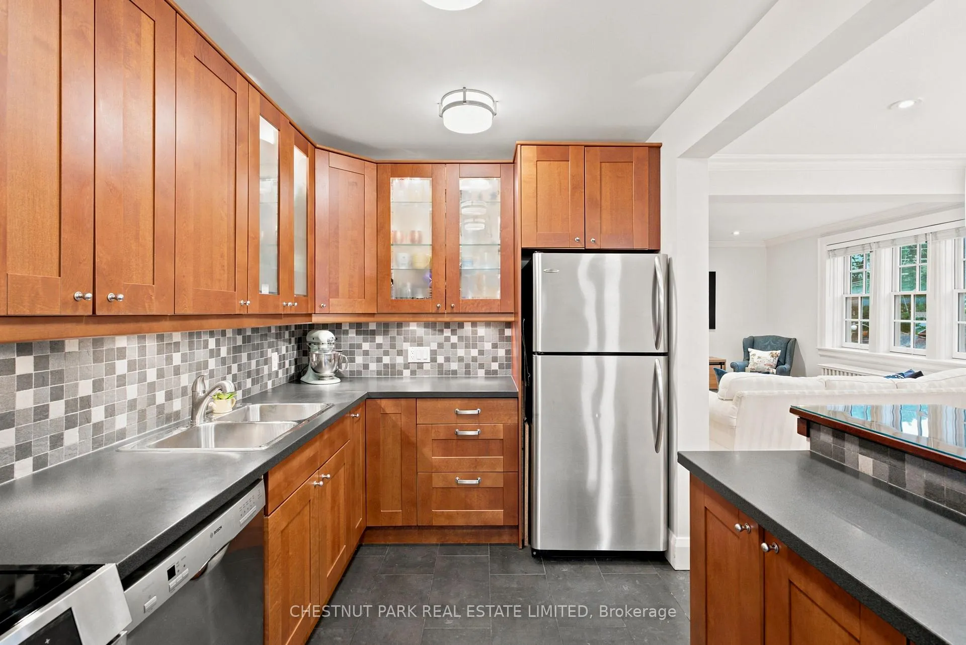 Photo 10 of Unit 303, 480 Oriole Parkway, Toronto, Yonge-Eglinton — HOMEH