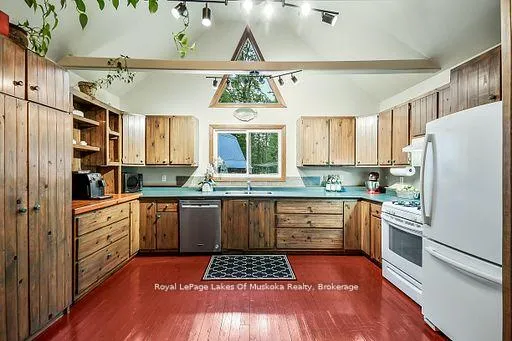 Photo 14 of 1005 Kirby's Beach Road, Bracebridge, Muskoka (N) — HOMEH