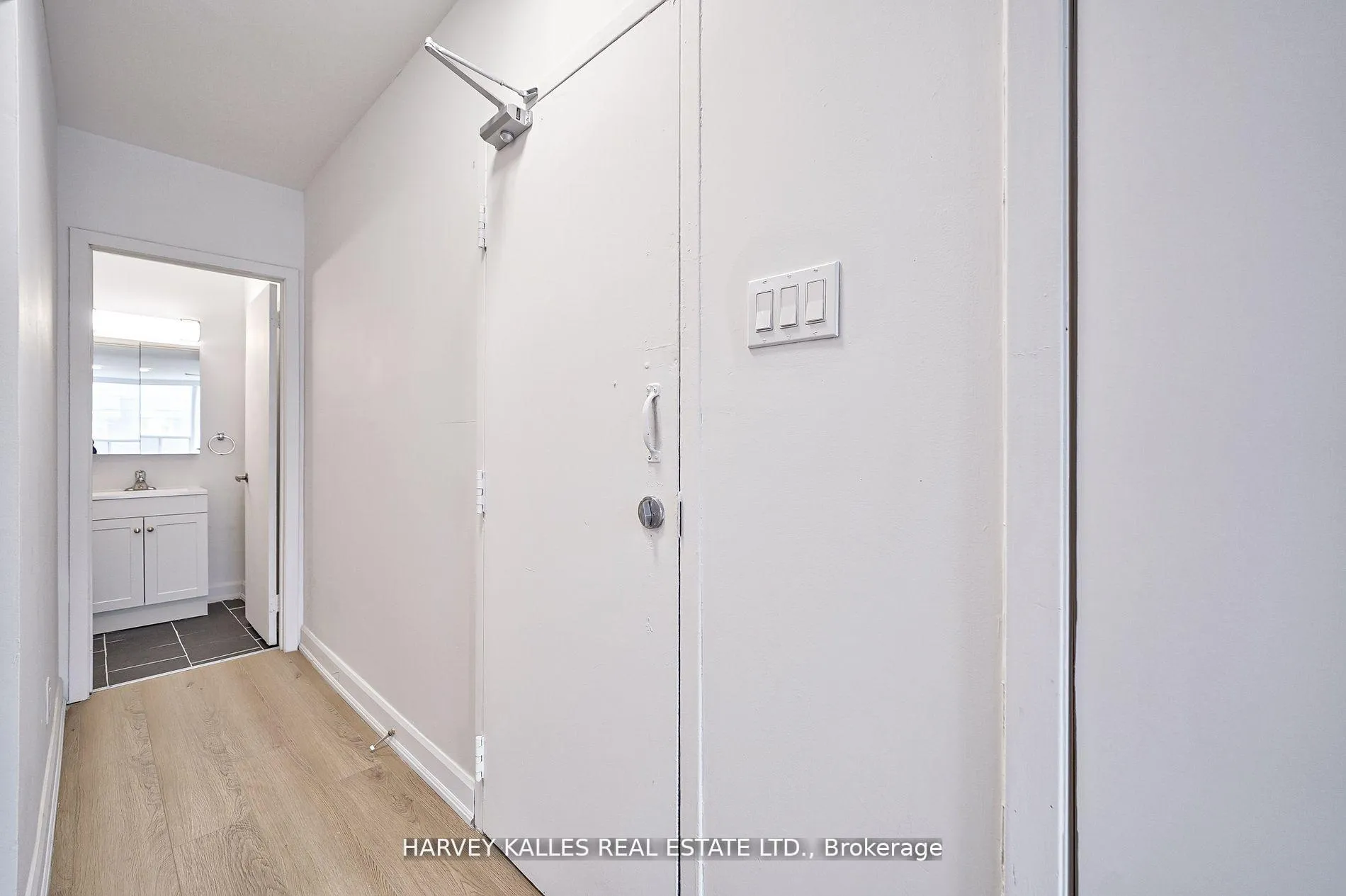 Photo 4 of Unit Unit 1, 1046 Bathurst Street, Toronto, The Annex — HOMEH